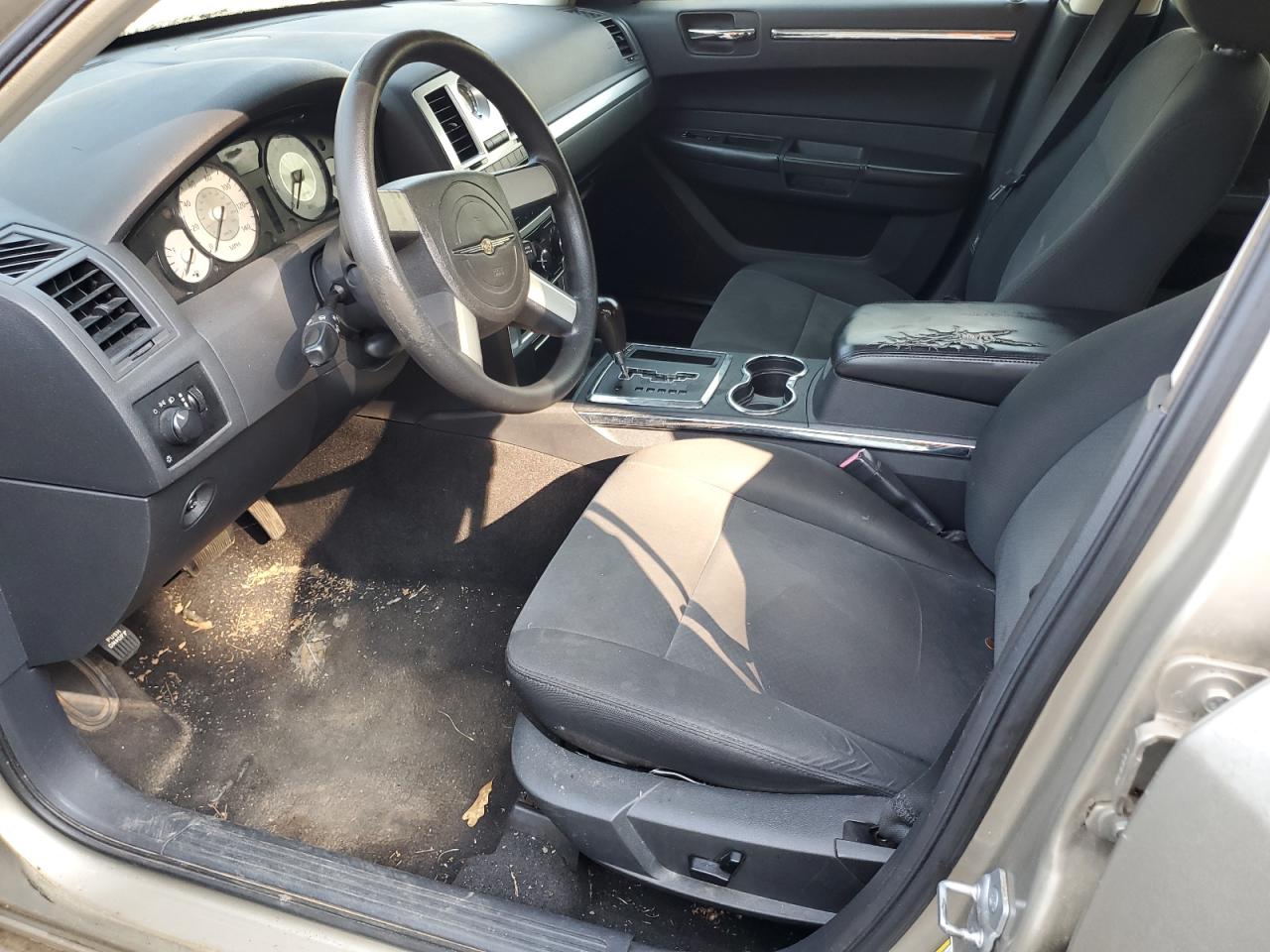 2009 Chrysler 300 - Image 7