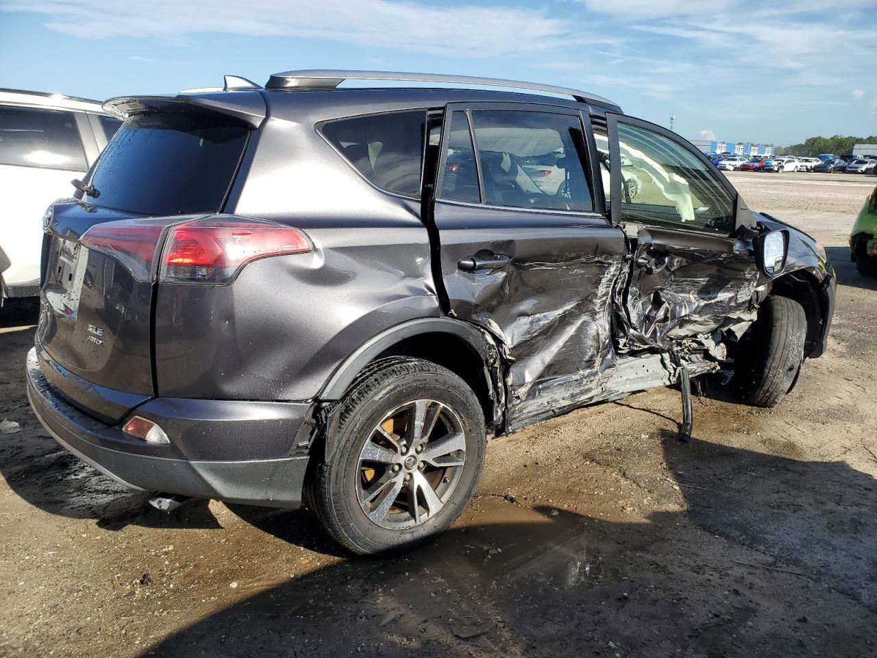 2017 Toyota Rav4 Xle VIN: JTMRFREV6HJ702859 Lot: 63454154