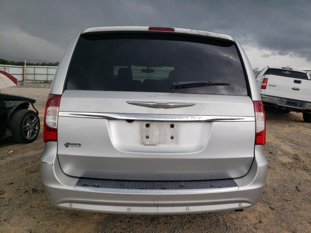 2011 Chrysler Town & Country Touring L VIN: 2A4RR8DGXBR675960 Lot: 64390464