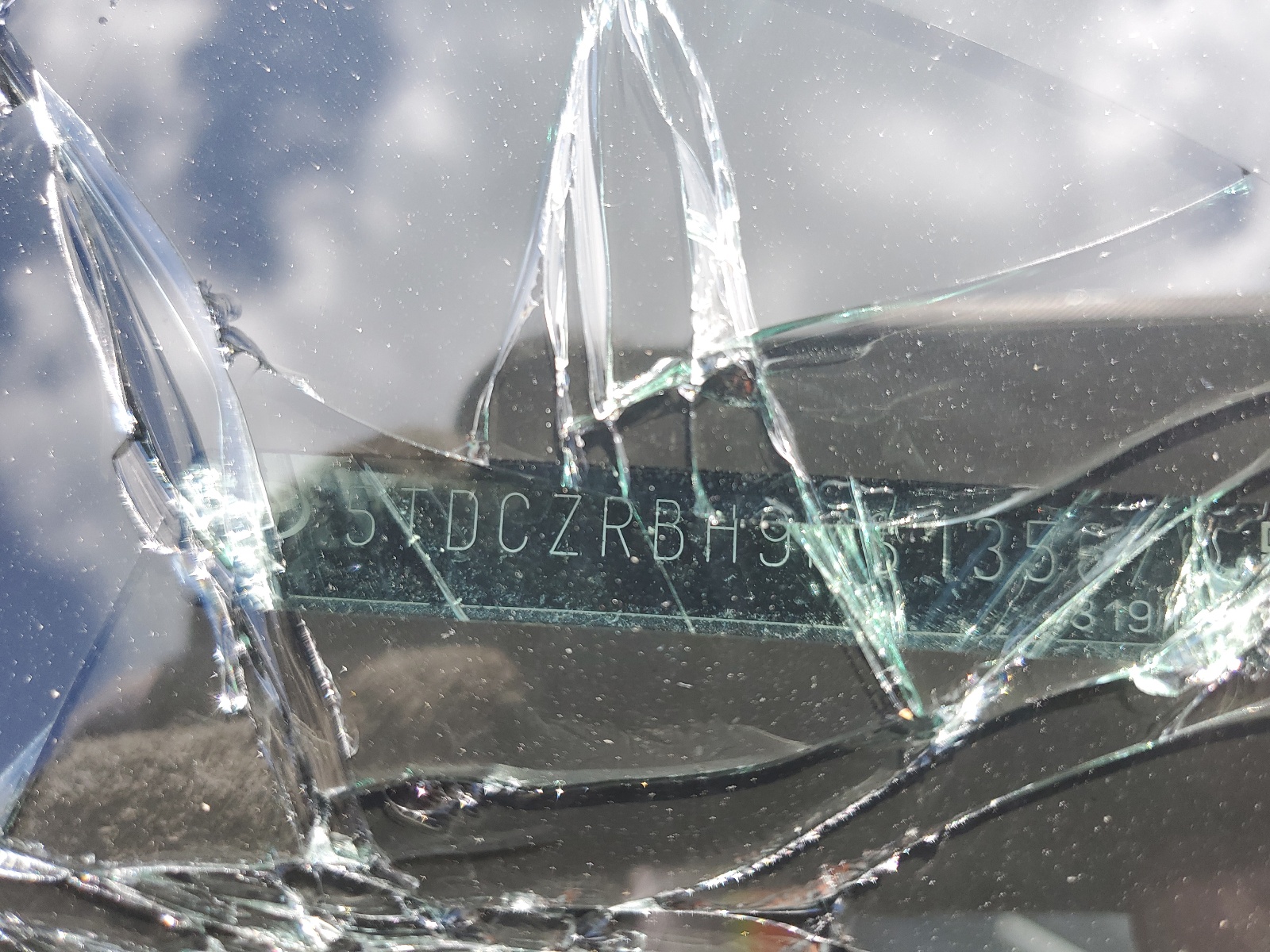 5TDCZRBH9MS135670 2021 Toyota Highlander L