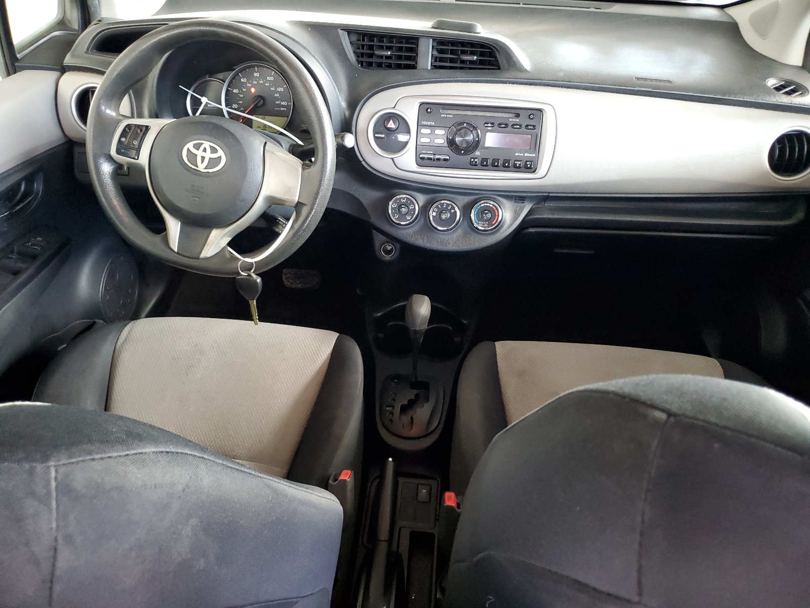 JTDKTUD30DD549756 2013 Toyota Yaris