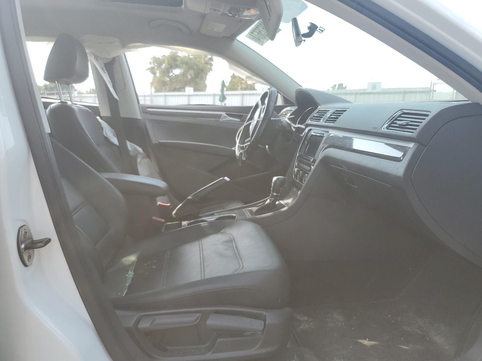 1VWBT7A31HC025482 2017 Volkswagen Passat Se