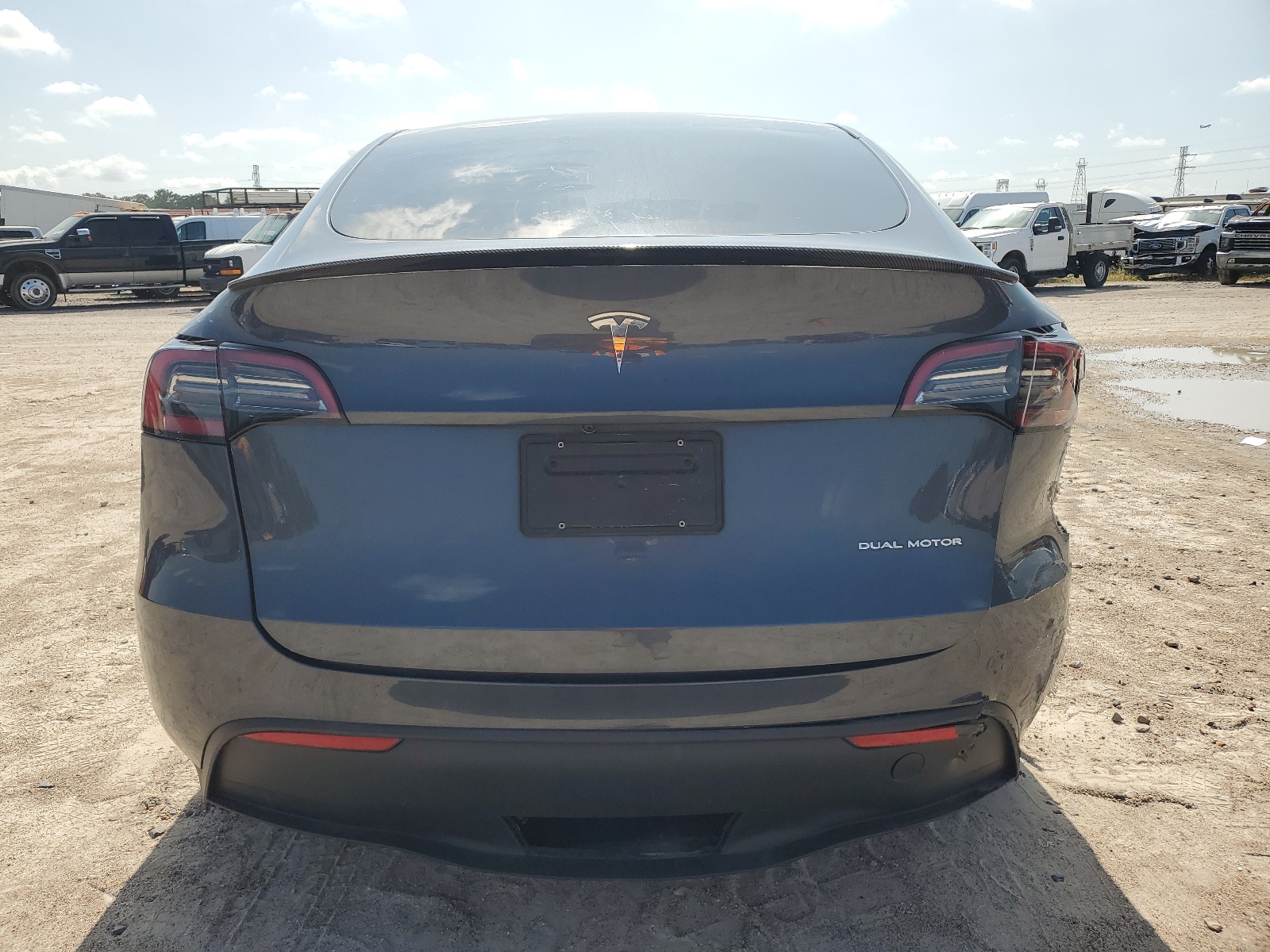 7SAYGDEE4PA037770 2023 Tesla Model Y