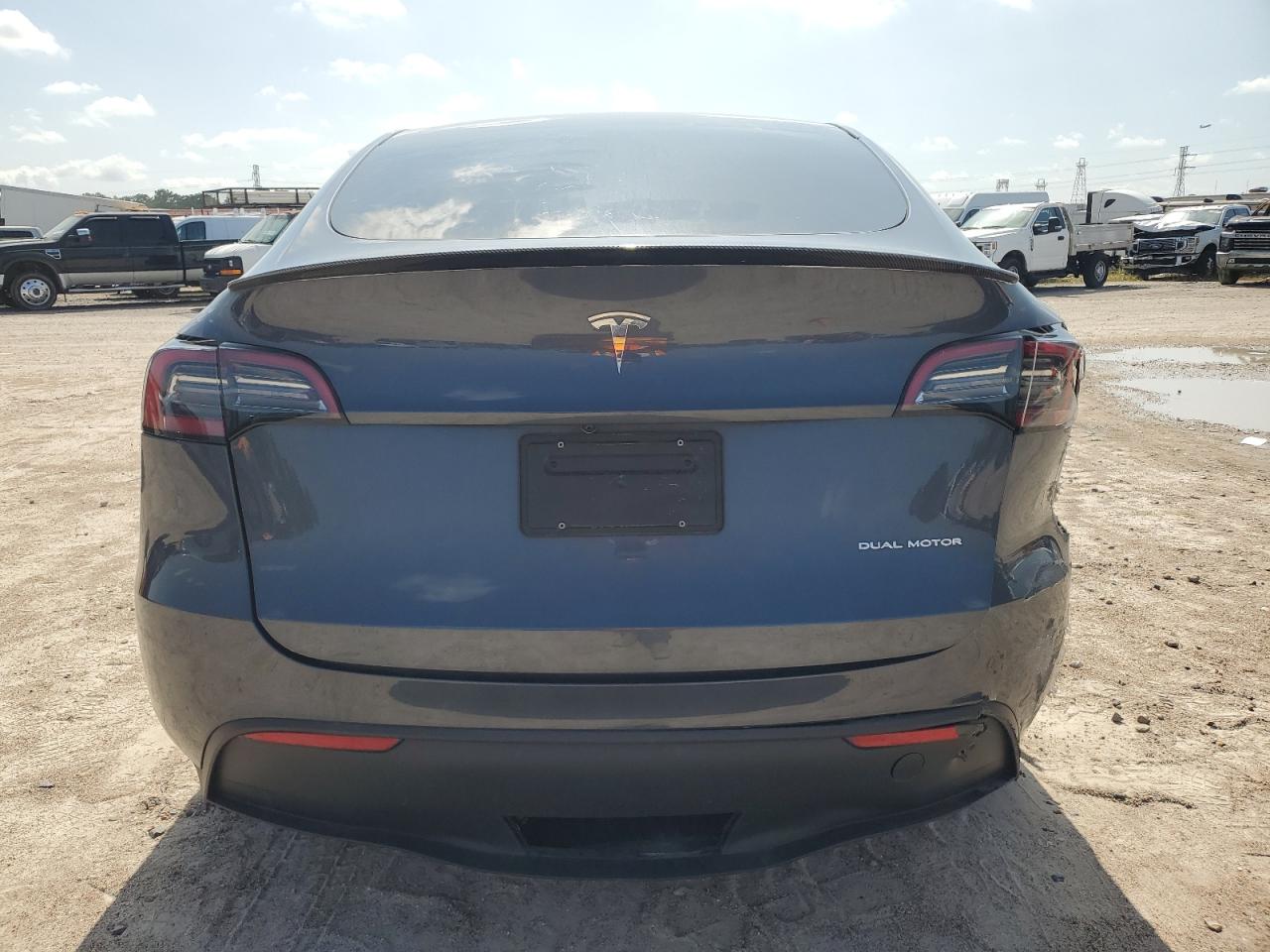 2023 Tesla Model Y VIN: 7SAYGDEE4PA037770 Lot: 60964664