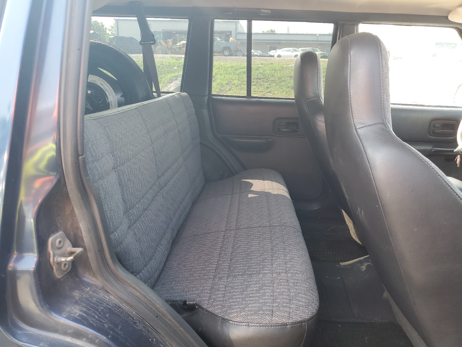 1J4FF48S81L547873 2001 Jeep Cherokee Sport