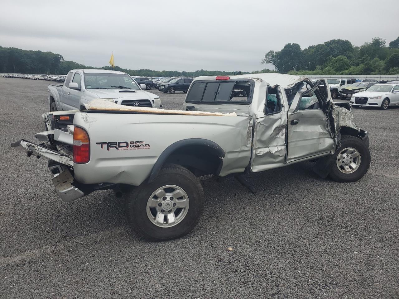 2000 Toyota Tacoma Xtracab VIN: 4TAWN72N5YZ652726 Lot: 64293034