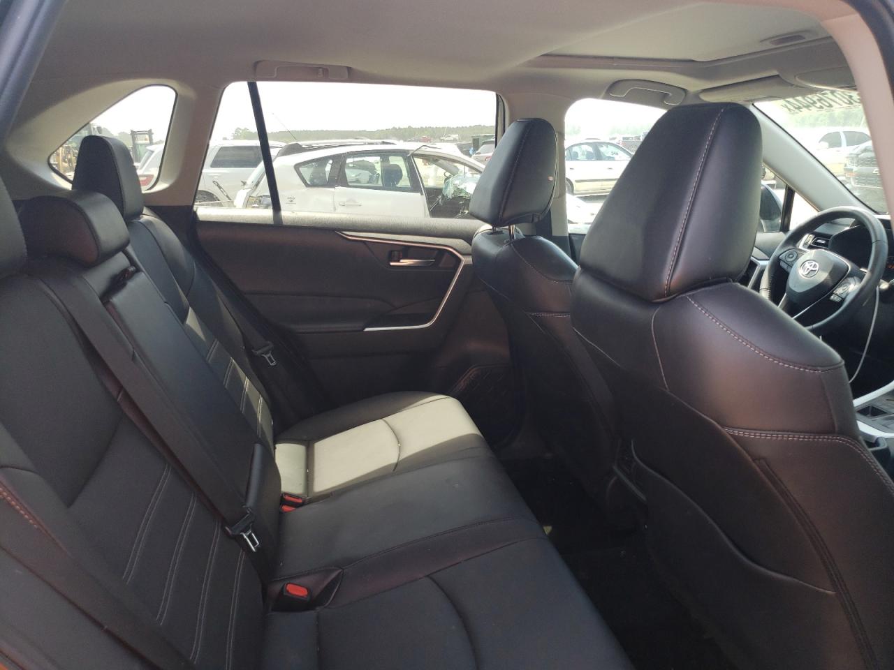2022 Toyota Rav4 Xle Premium VIN: 2T3A1RFV8NW323482 Lot: 63076944