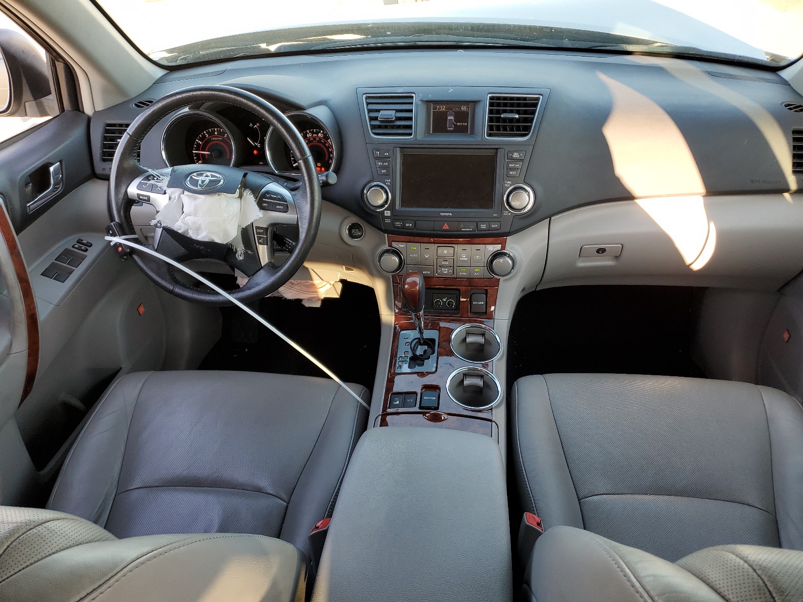 5TDDK3EHXBS085926 2011 Toyota Highlander Limited