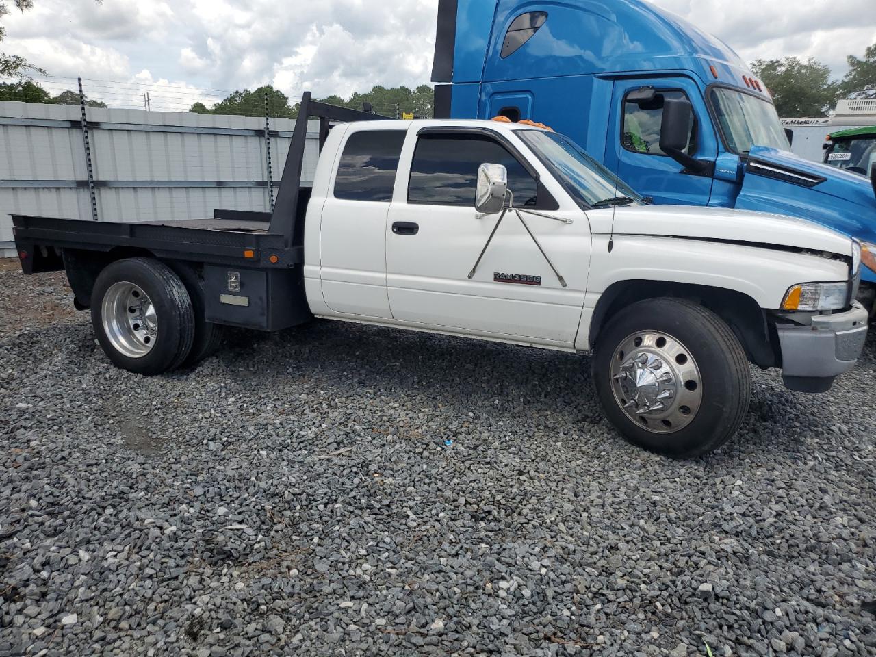 2000 Dodge Ram 3500 VIN: 1B7MC3369YJ115812 Lot: 64052494