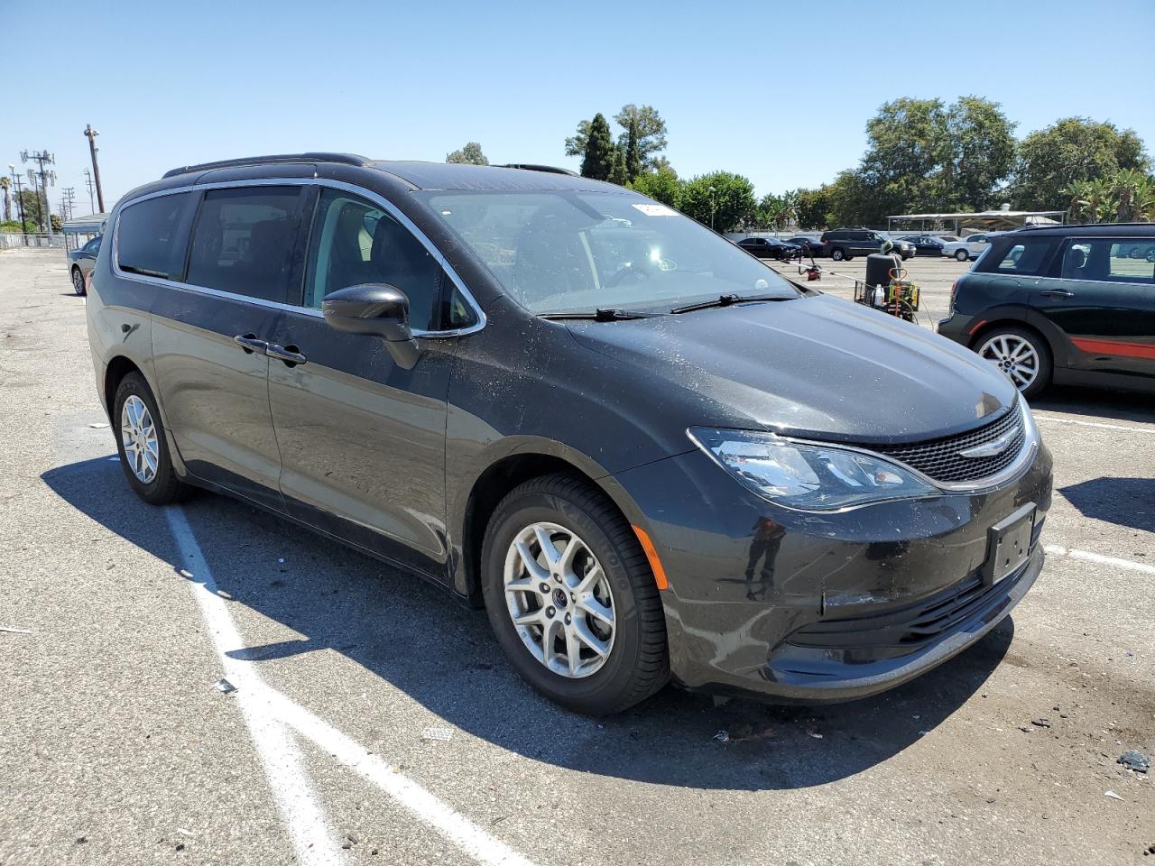 VIN 2C4RC1DG4LR268555 2020 CHRYSLER MINIVAN no.4