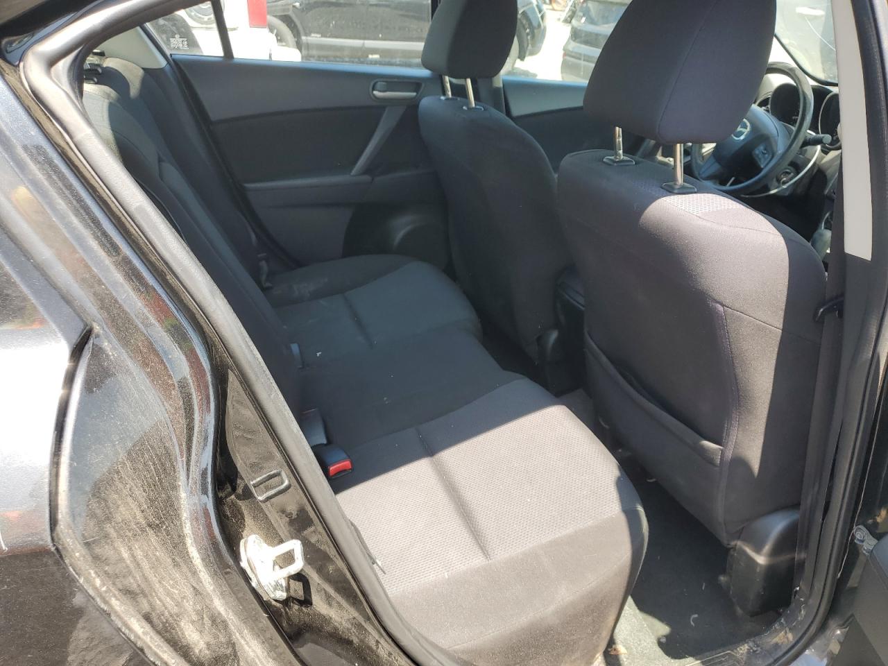 2011 Mazda 3 - Image 10