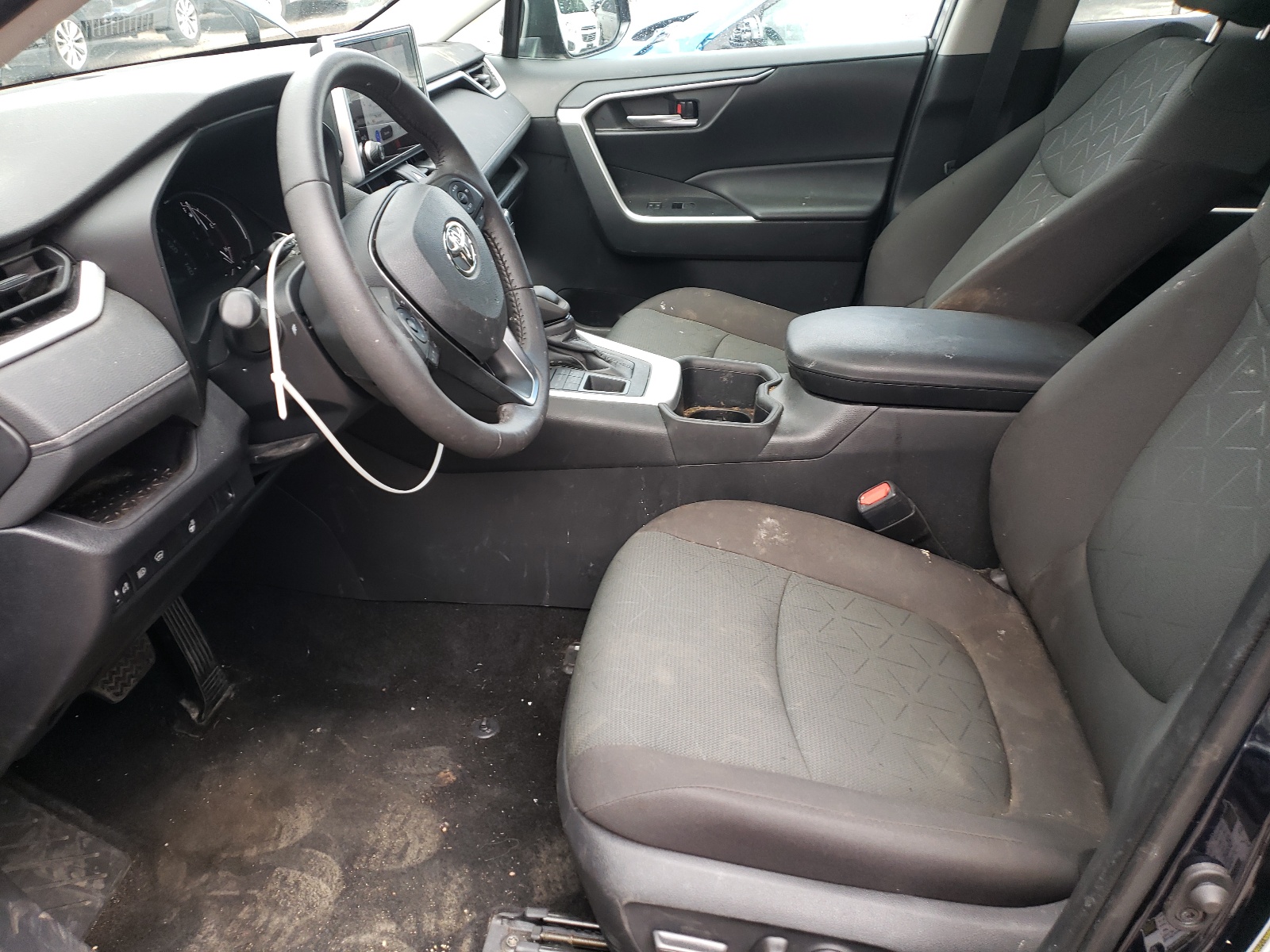 2T3P1RFV7RW420740 2024 Toyota Rav4 Xle