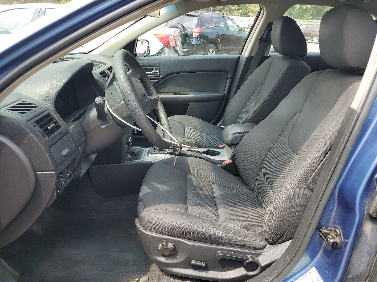 3FAHP0HA2AR196798 2010 Ford Fusion Se