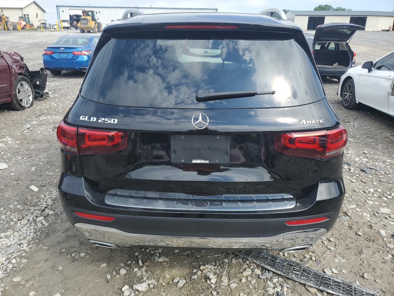 W1N4M4HB2LW025687 2020 Mercedes-Benz Glb 250 4Matic