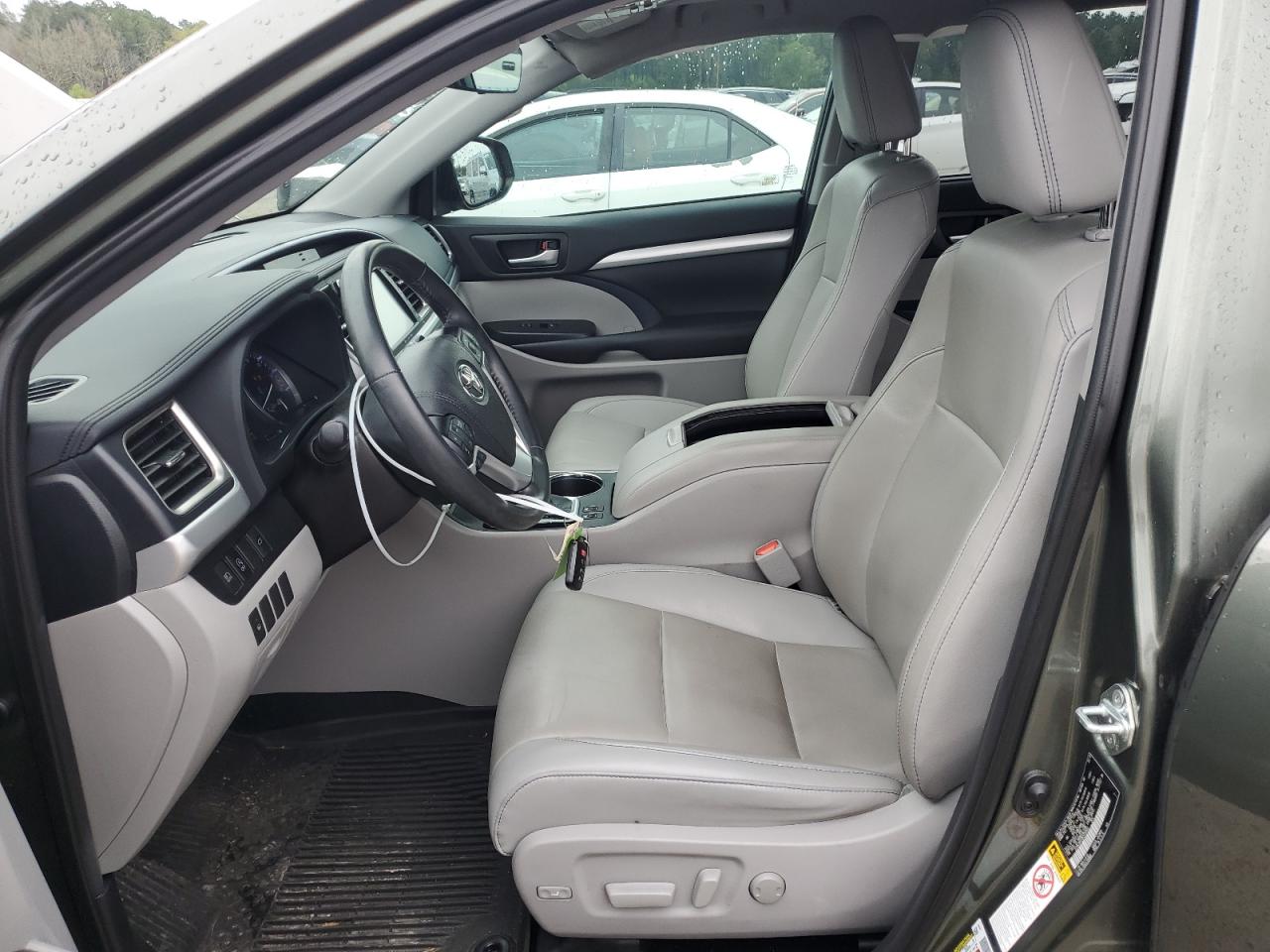 2019 Toyota Highlander Se VIN: 5TDKZRFH3KS332692 Lot: 64644424