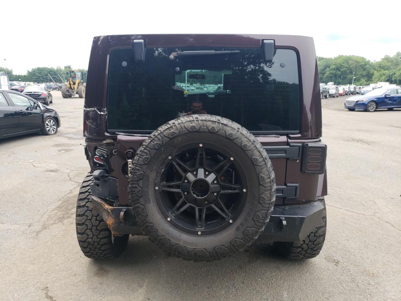 2007 Jeep Wrangler X VIN: 1J4GA39137L136635 Lot: 64579444