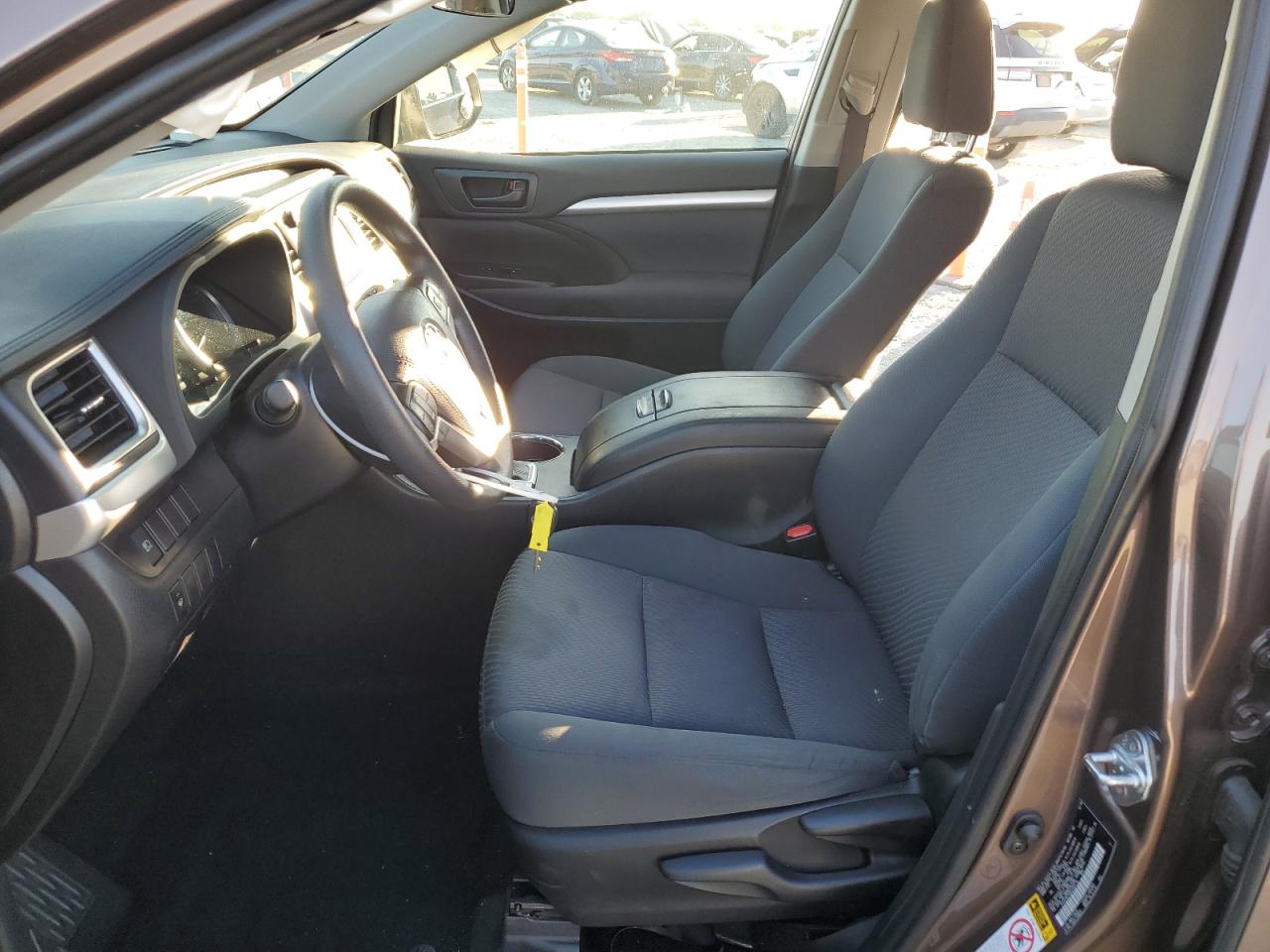 2019 Toyota Highlander Le VIN: 5TDZZRFH3KS295710 Lot: 64852824