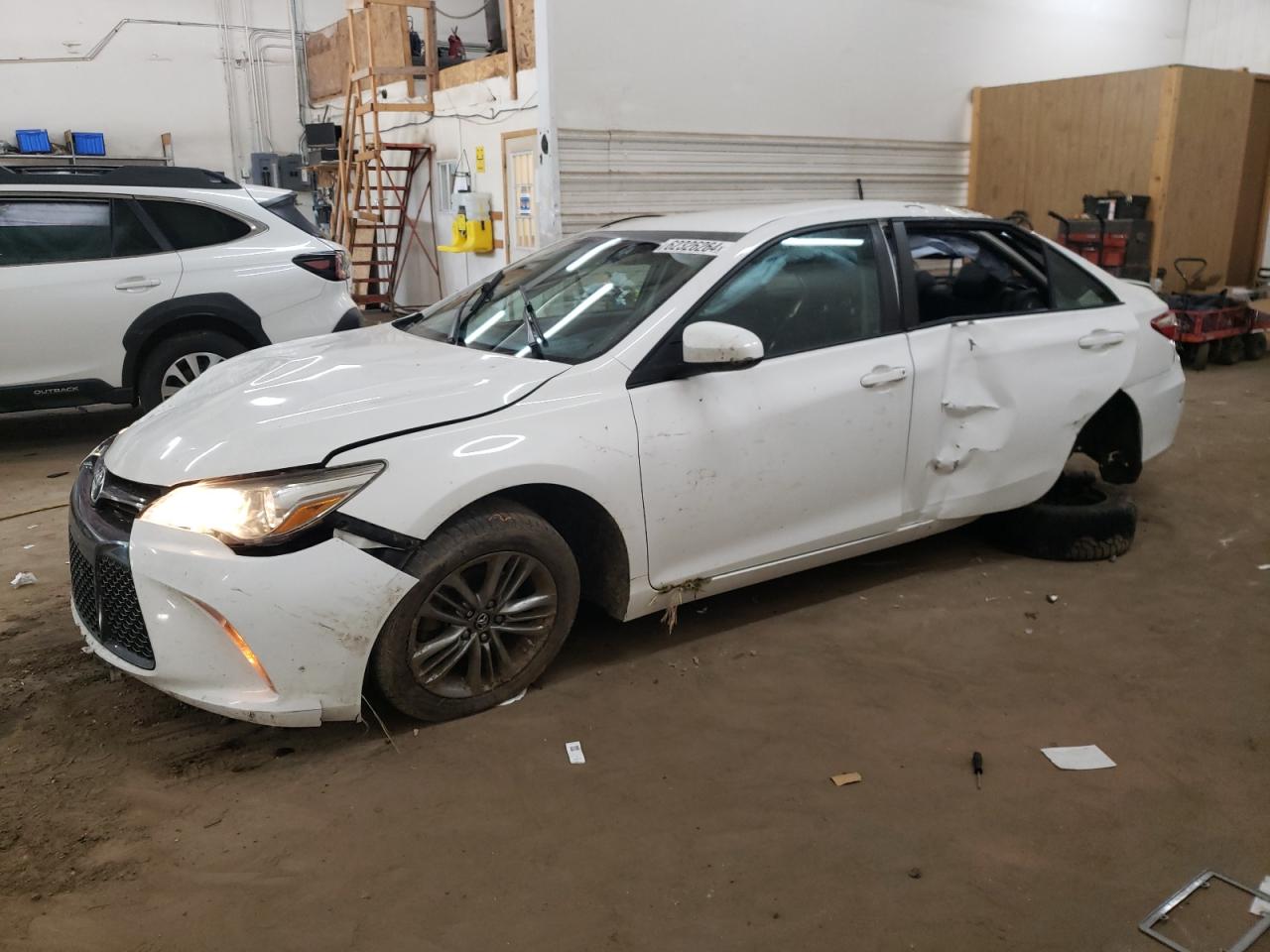 VIN 4T1BF1FK2GU605190 2016 TOYOTA CAMRY no.1