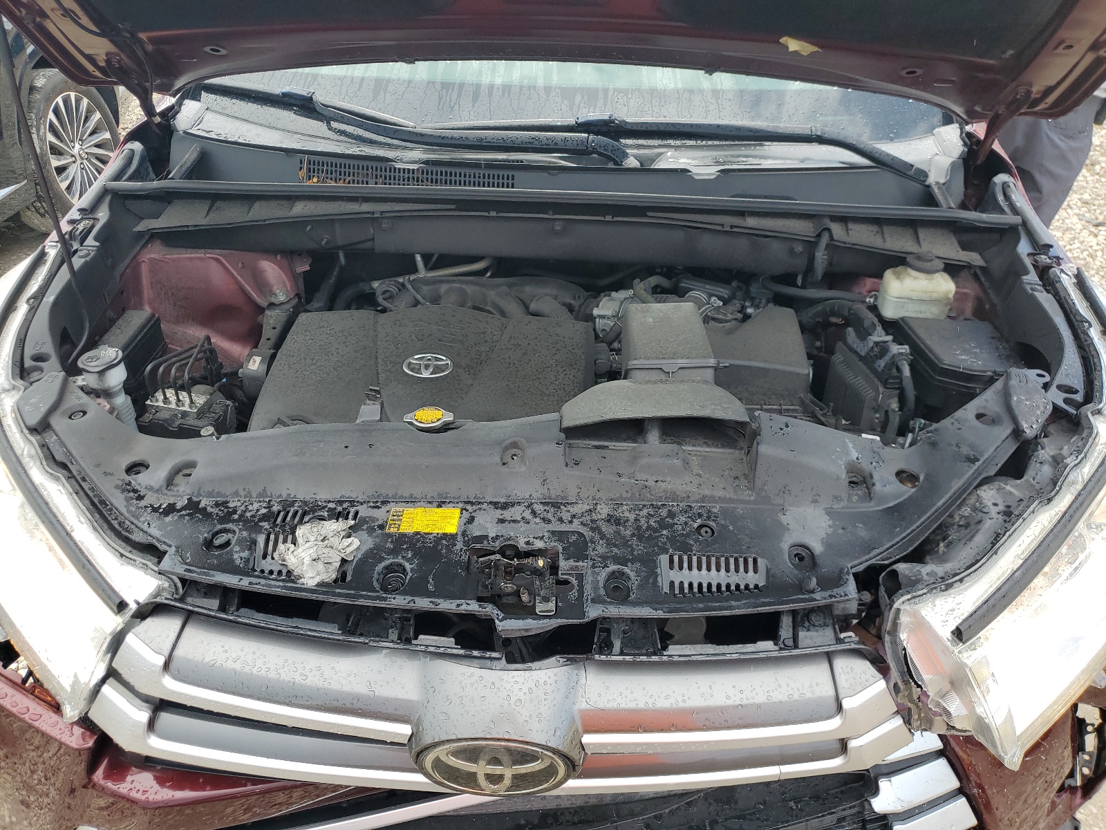 5TDZZRFH5HS204512 2017 Toyota Highlander Le