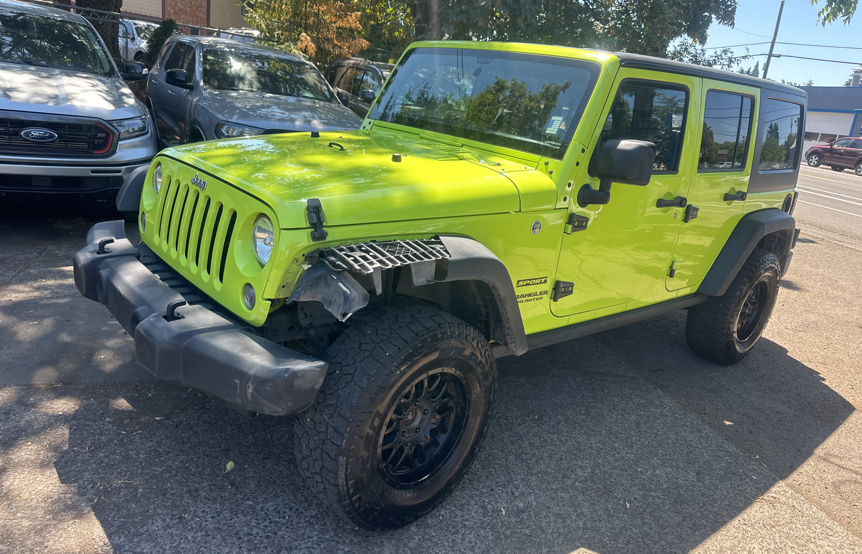 2016 Jeep Wrangler Unlimited Sport vin: 1C4BJWDG2GL320557