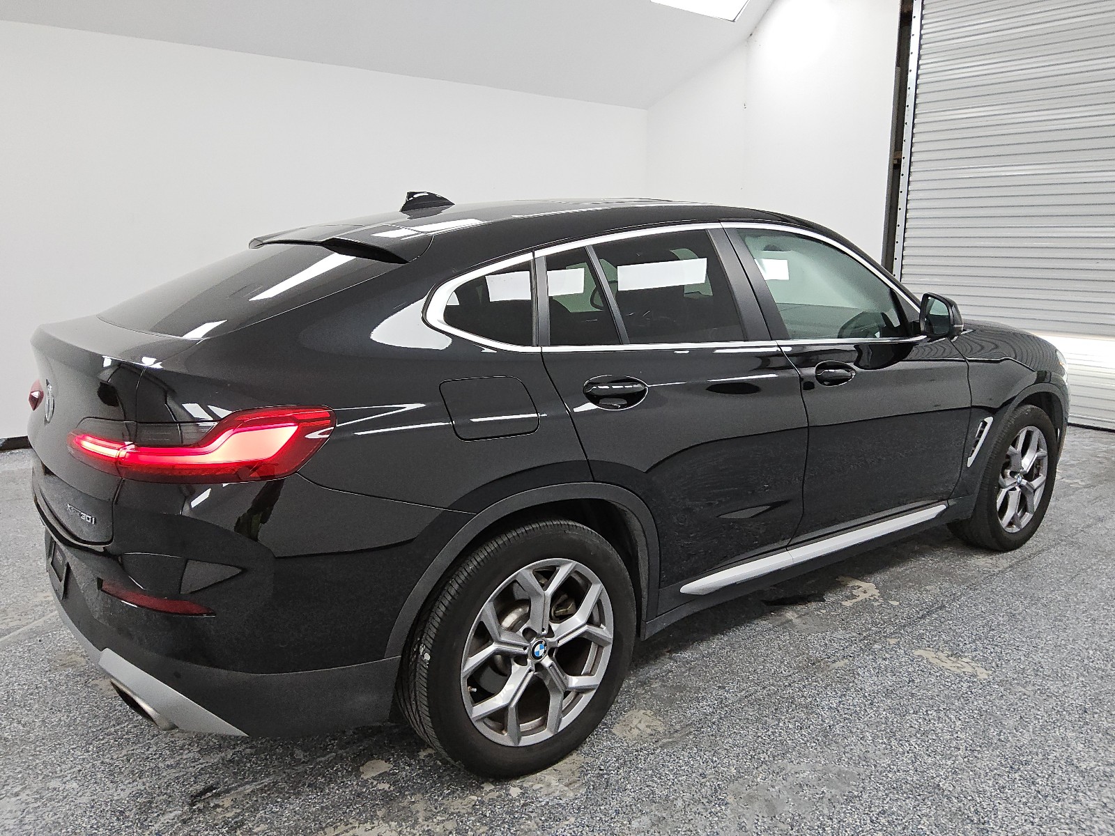 2024 BMW X4 xDrive30I vin: 5UX33DT07R9T47145