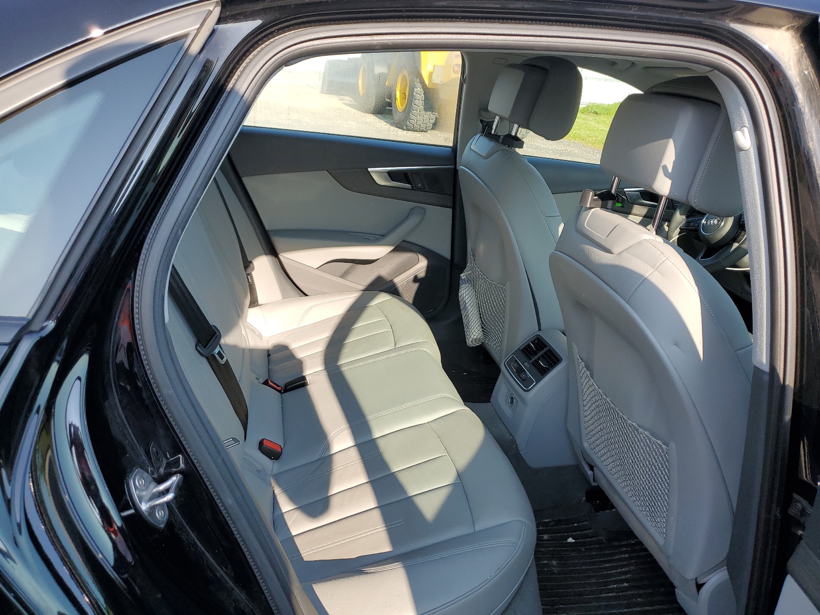 WAUDNAF42JN017287 2018 Audi A4 Premium