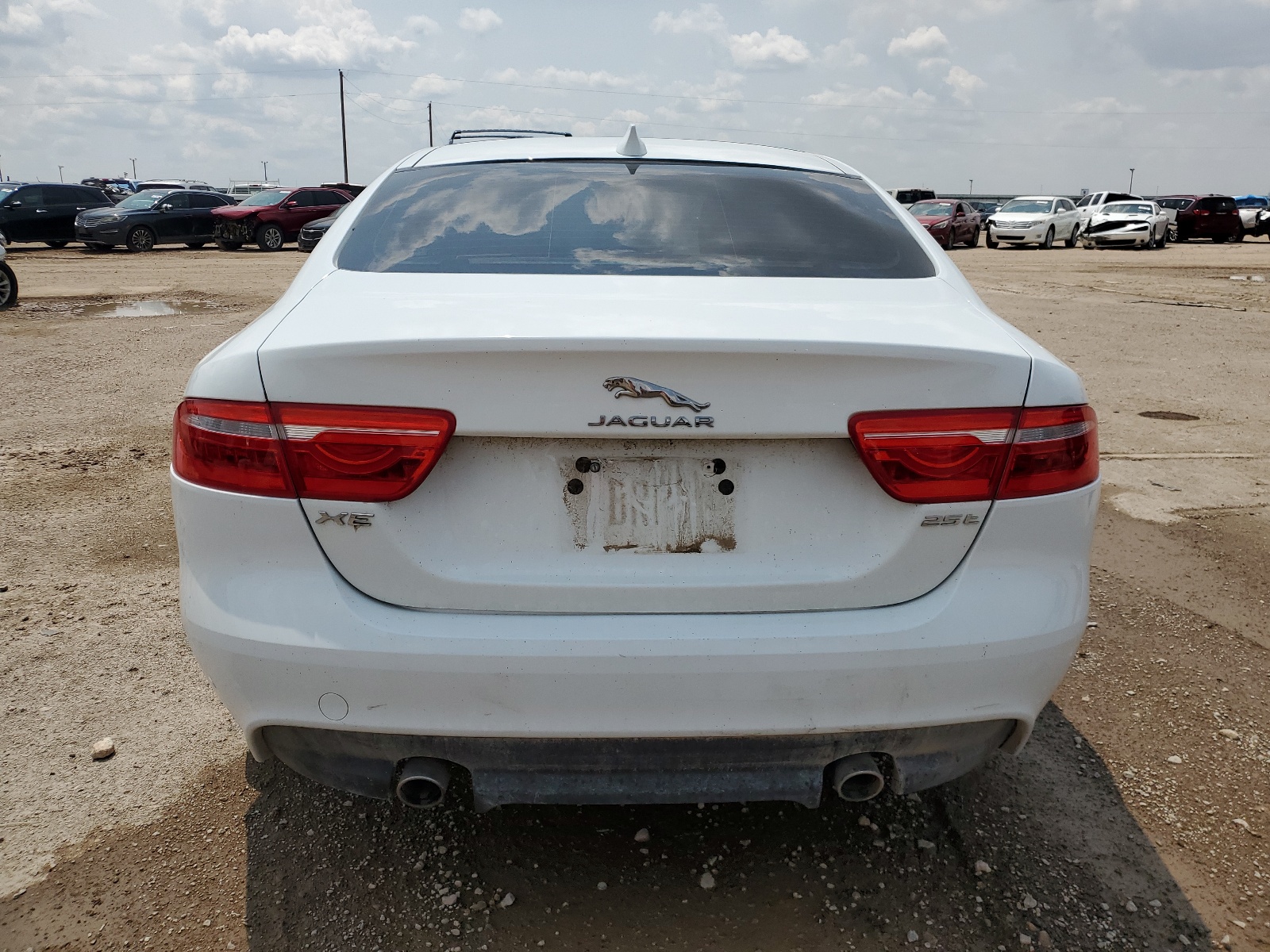 SAJAR4FX0JCP27825 2018 Jaguar Xe