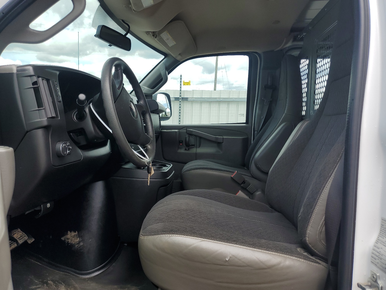 1GTW7AFGXJ1903185 2018 GMC Savana G2500