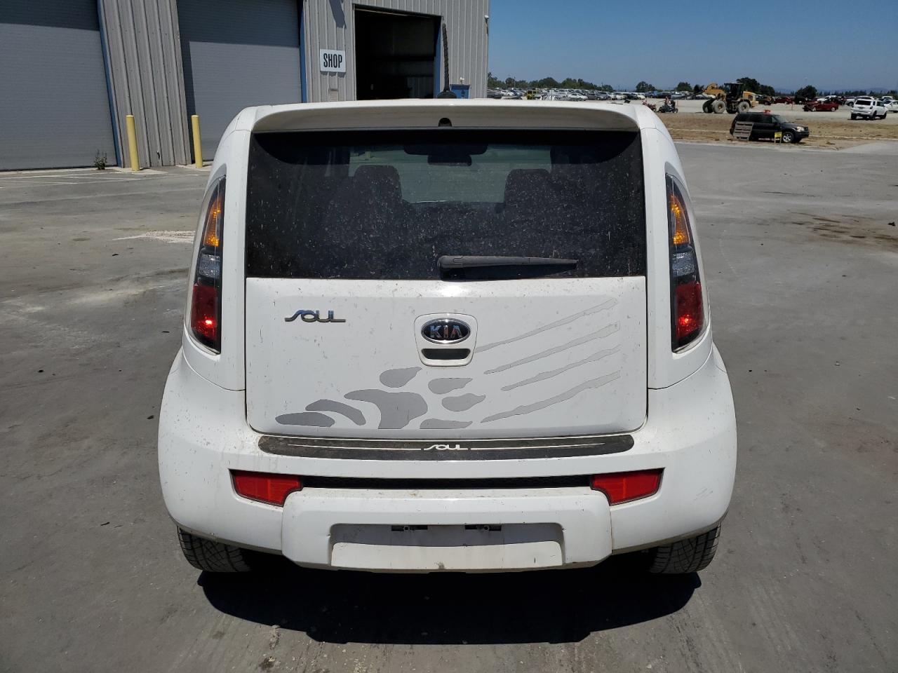 2011 Kia Soul + VIN: KNDJT2A24B7264730 Lot: 61964634