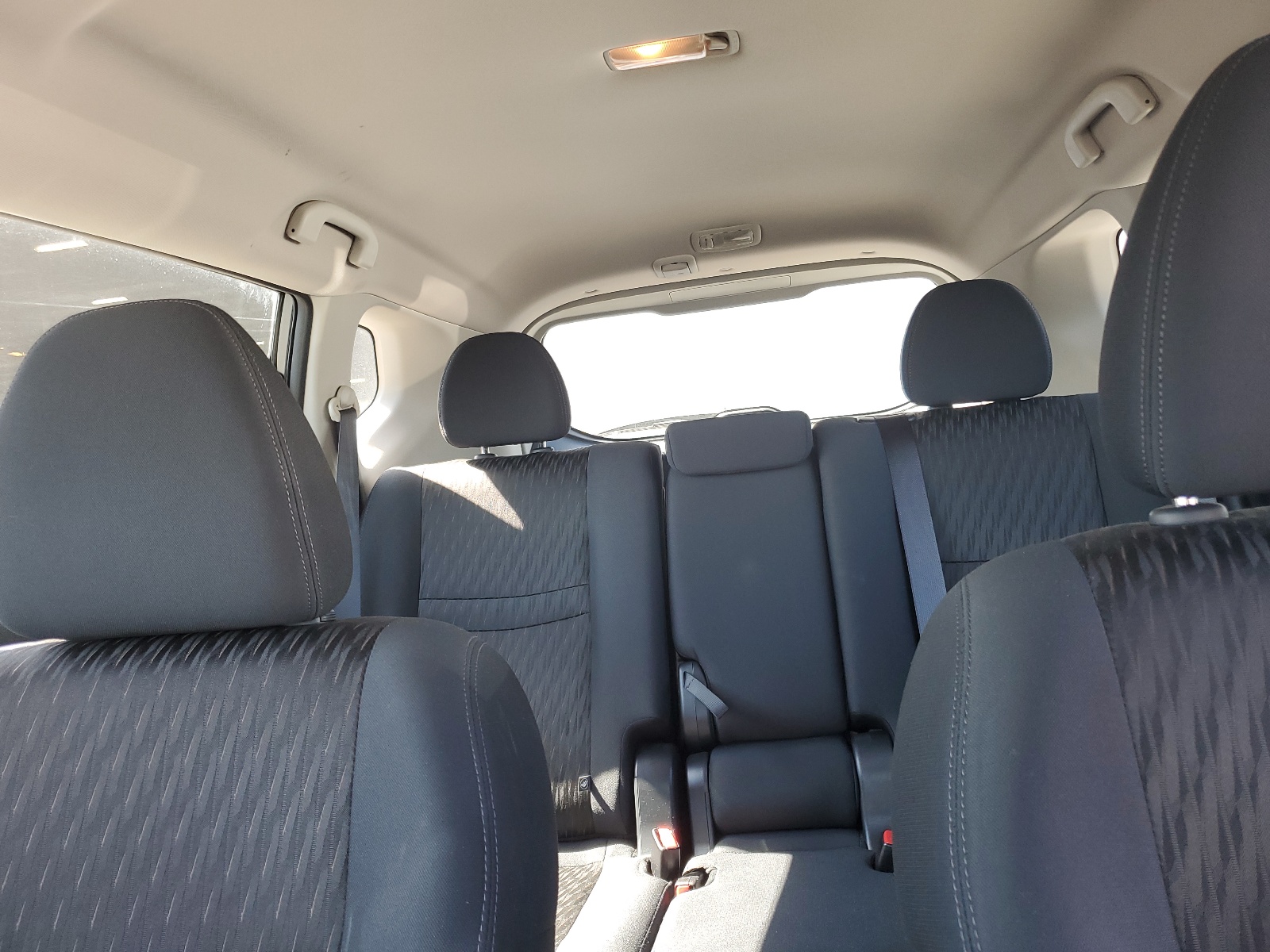 5N1AT2MT0JC827116 2018 Nissan Rogue S