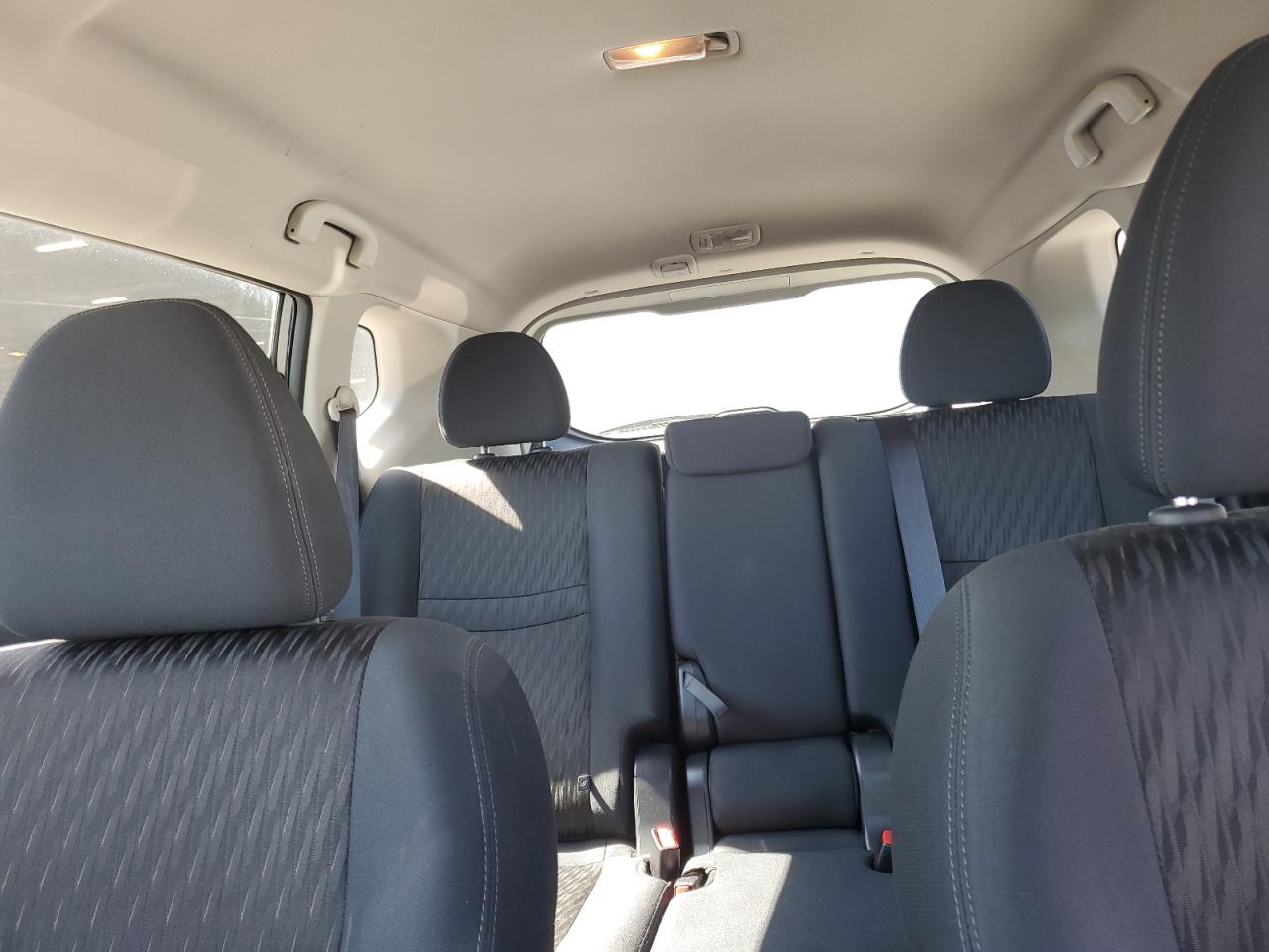 2018 Nissan Rogue S VIN: 5N1AT2MT0JC827116 Lot: 62913704