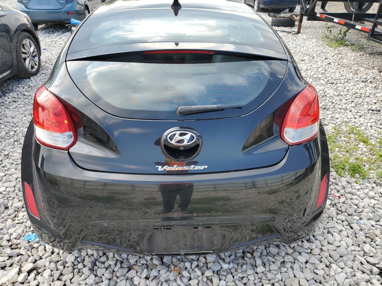 KMHTC6AD8GU281438 2016 Hyundai Veloster