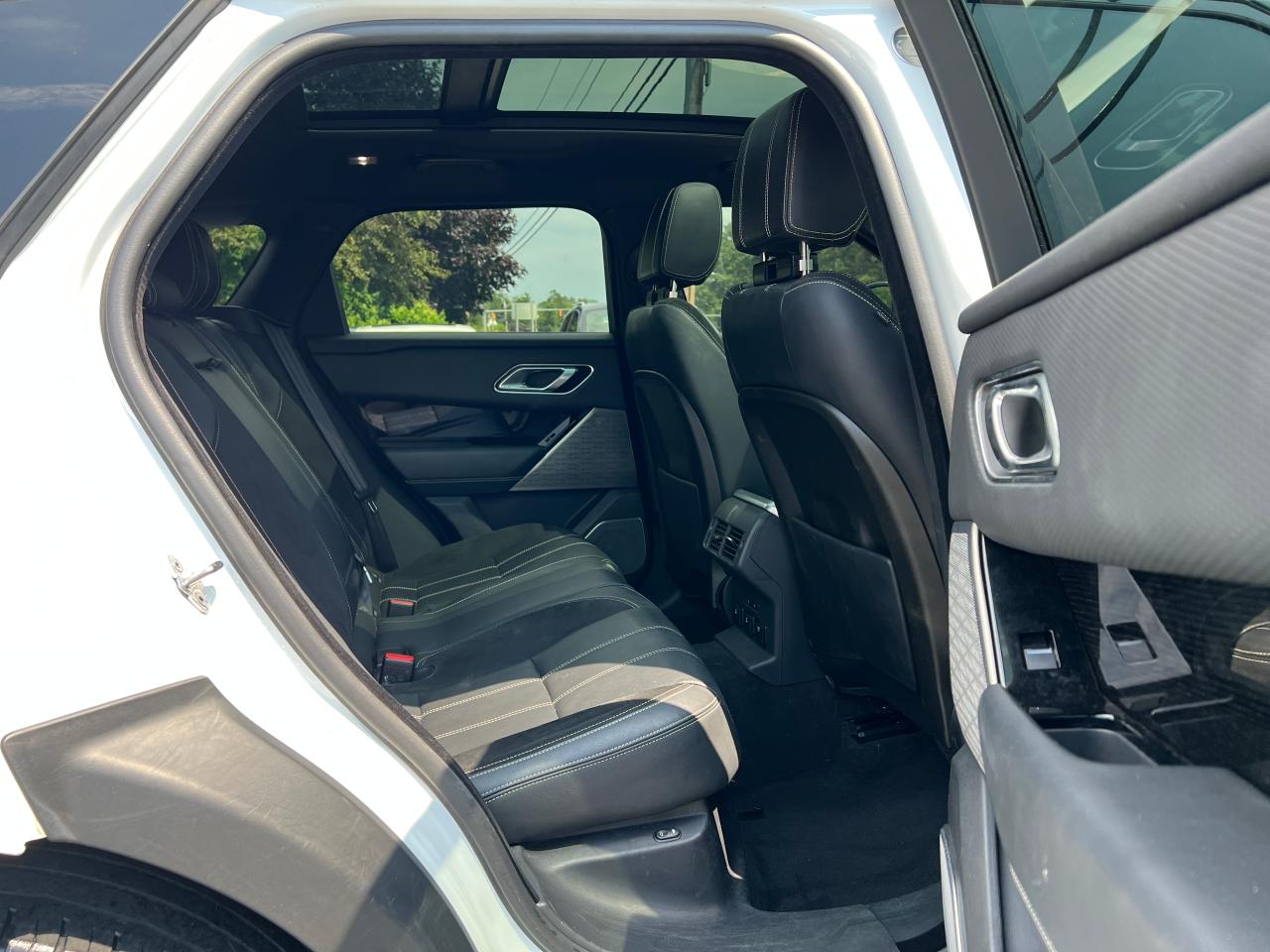 2018 Land Rover Range Rover Velar R-Dynamic Se VIN: SALYL2RV3JA730865 Lot: 63868454