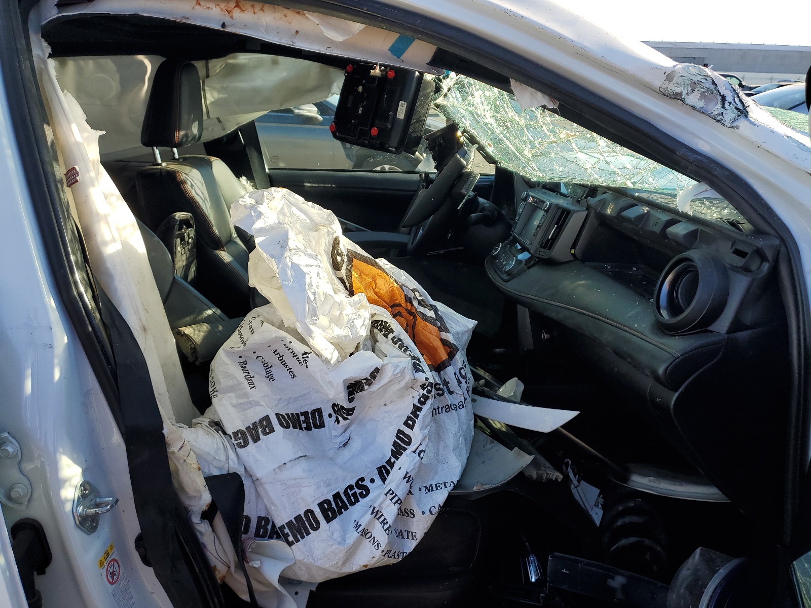 2T3JFREV6JW742878 2018 Toyota Rav4 Se