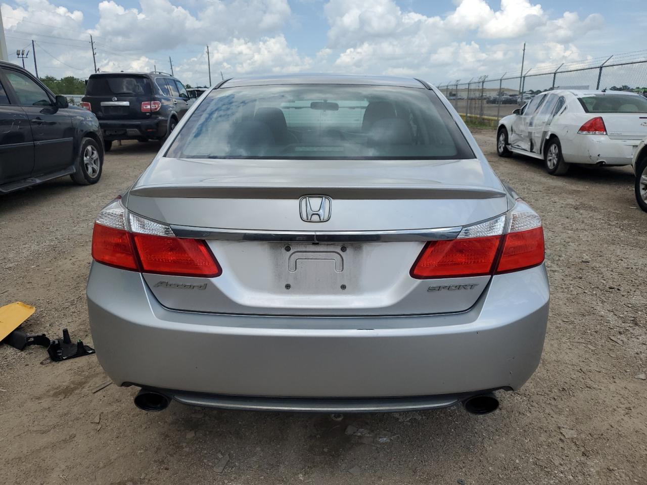 1HGCR2F59FA035173 2015 Honda Accord Sport