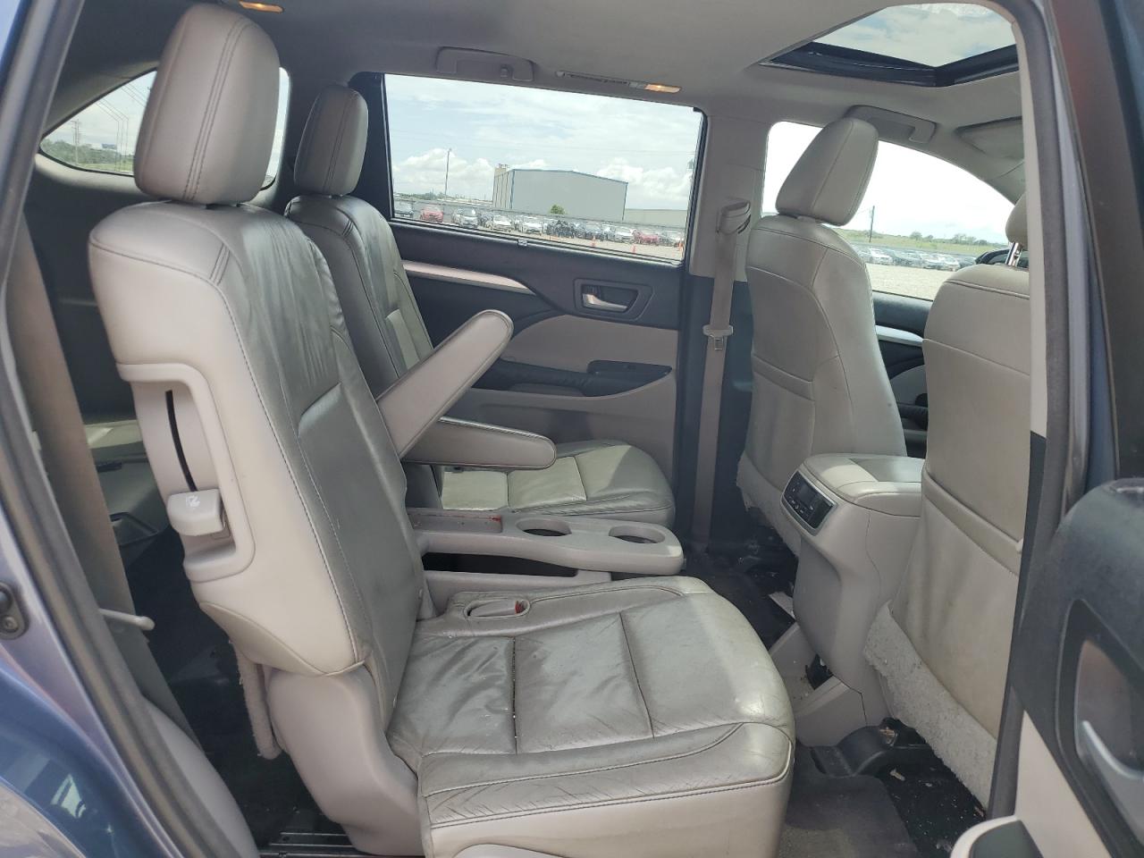 2014 Toyota Highlander Xle VIN: 5TDKKRFH3ES017397 Lot: 64411354