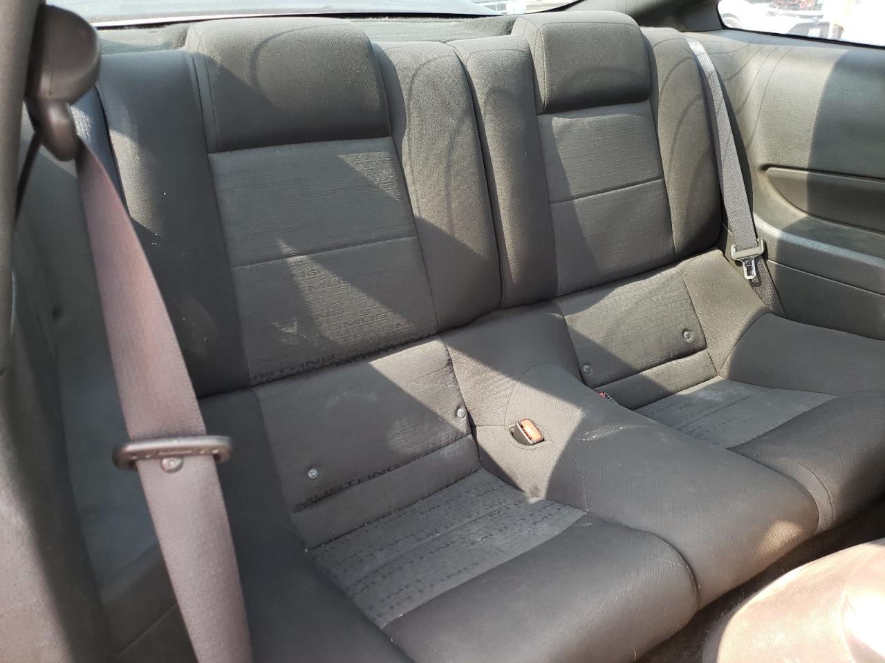 2006 Ford Mustang - Image 10