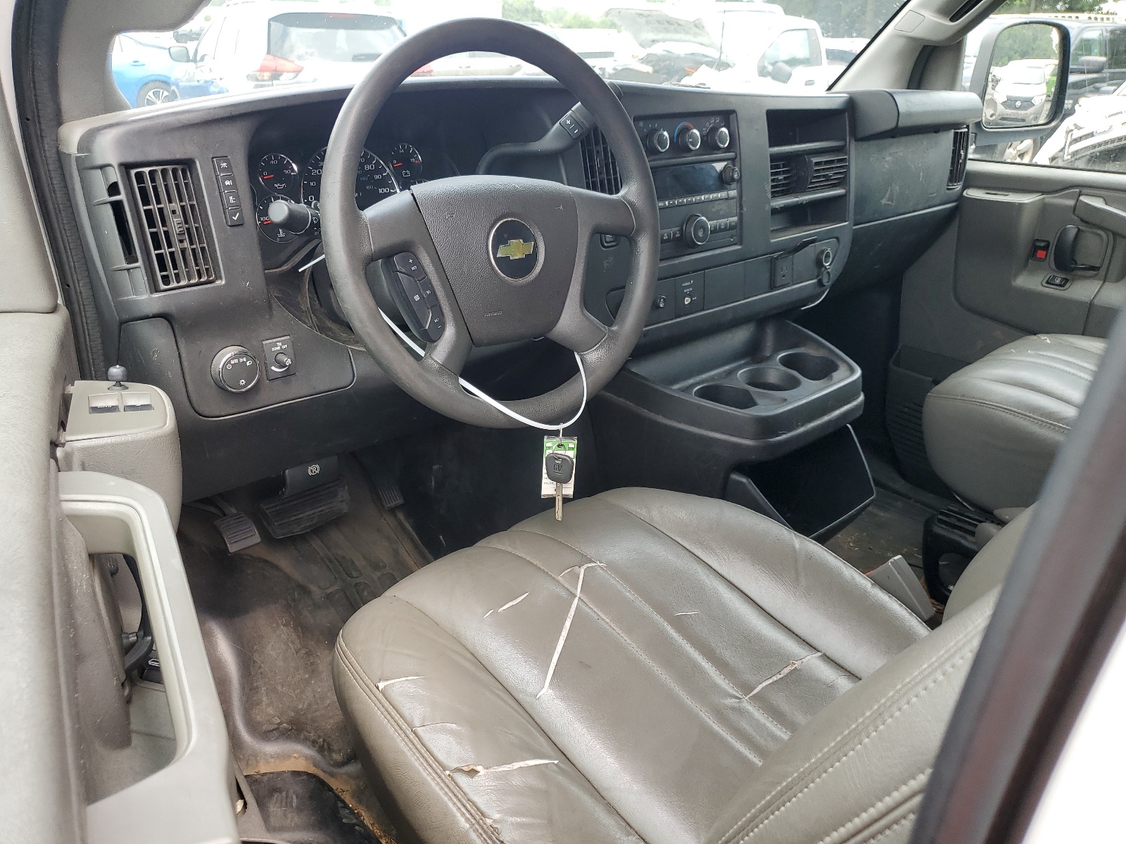 1GCWGAFF9H1301900 2017 Chevrolet Express G2500