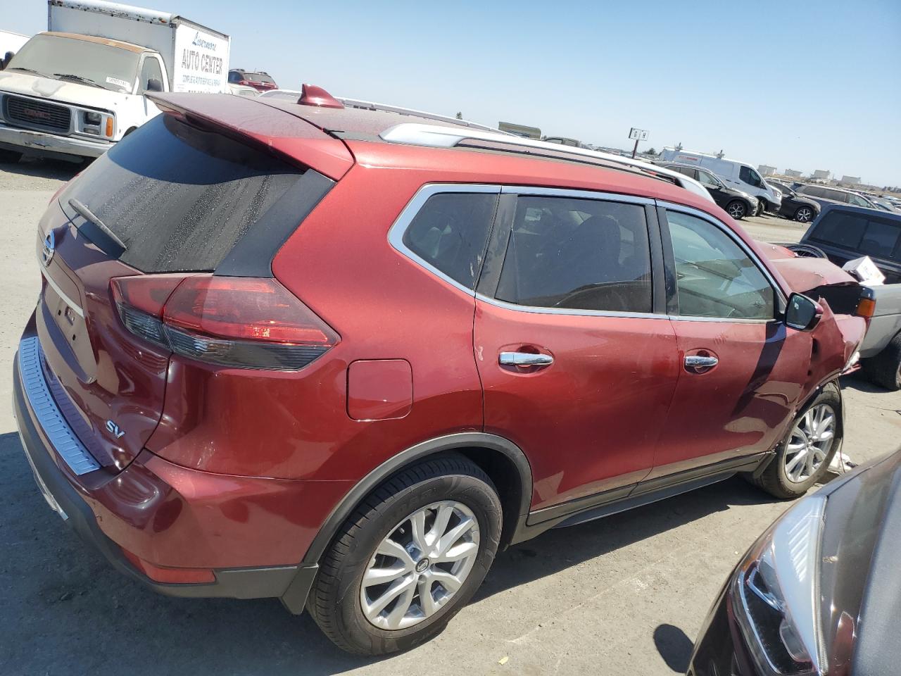 2018 Nissan Rogue - Image 3