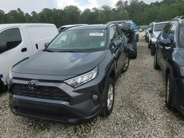 2020 Toyota Rav4 Xle VIN: 2T3W1RFV3LW099704 Lot: 61142534