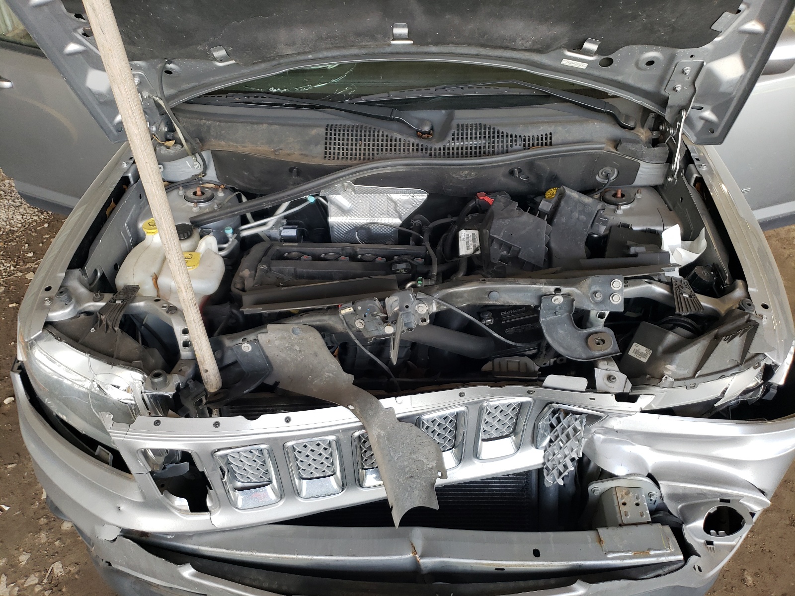 1C4NJDEBXGD757088 2016 Jeep Compass Latitude