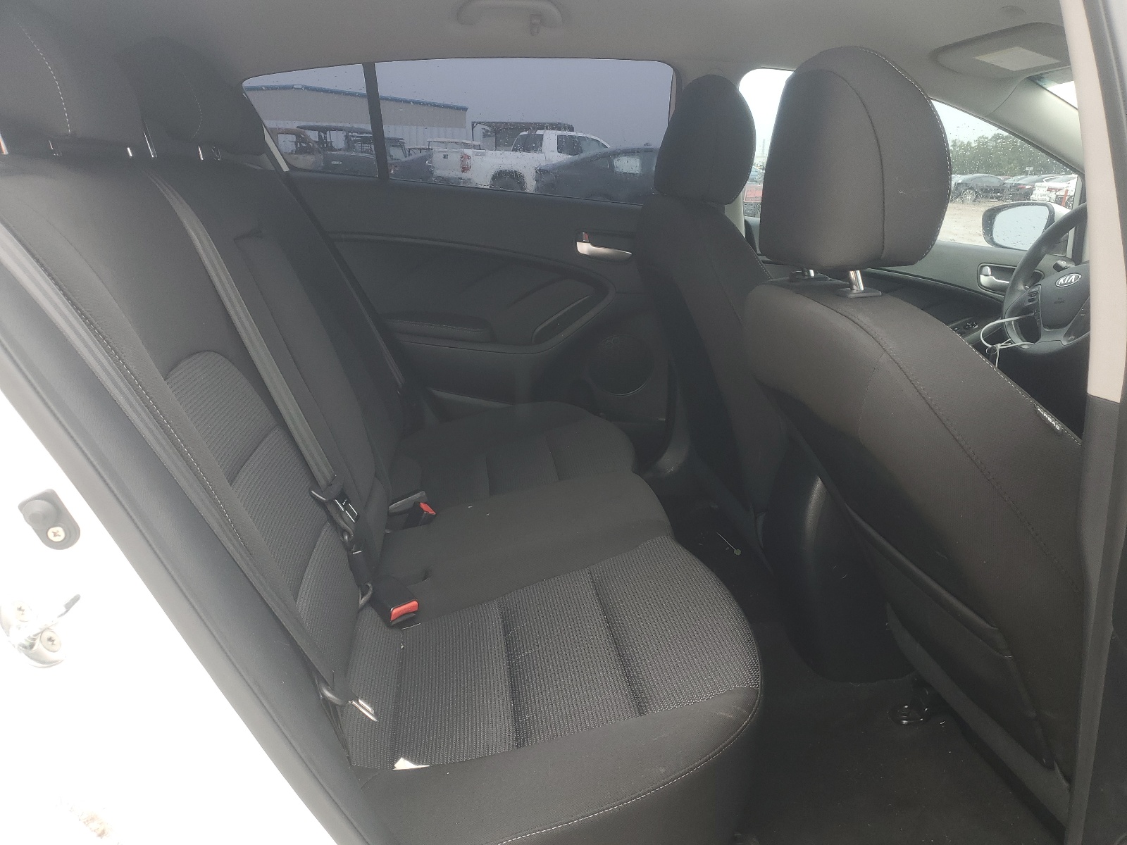 KNAFK5A86H5691049 2017 Kia Forte Lx