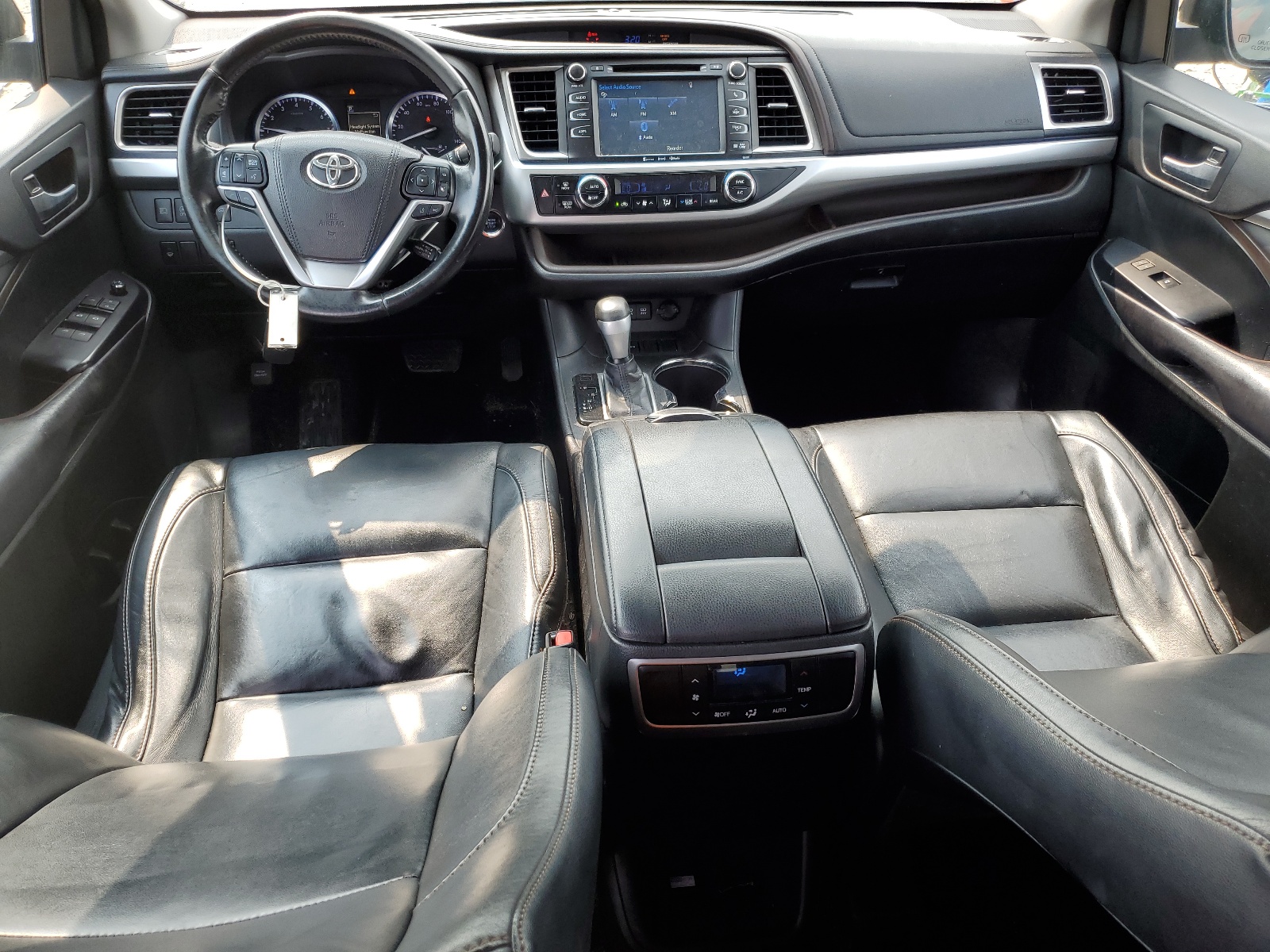 5TDKZRFH2HS188447 2017 Toyota Highlander Se