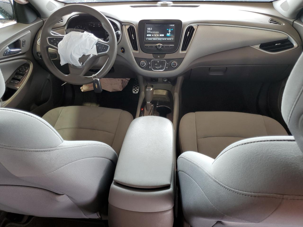2016 Chevrolet Malibu - Image 8