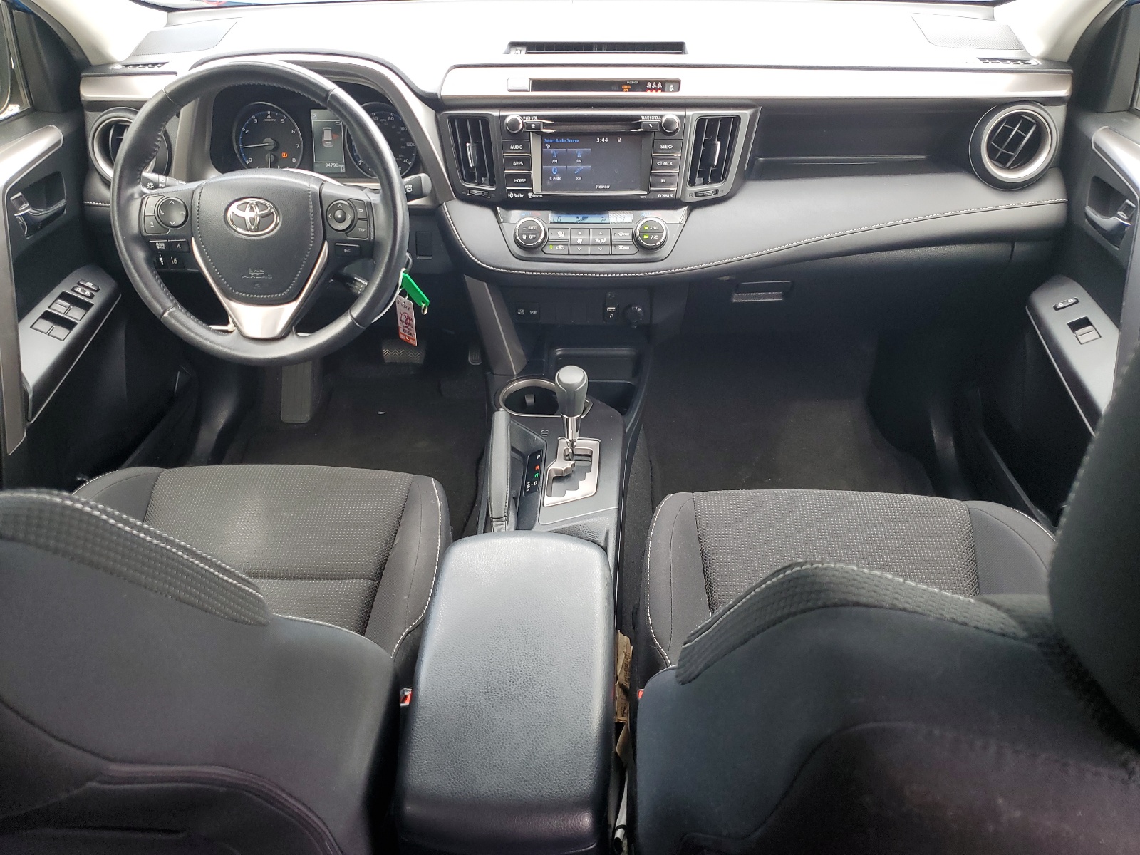 JTMWFREV6HJ116312 2017 Toyota Rav4 Xle