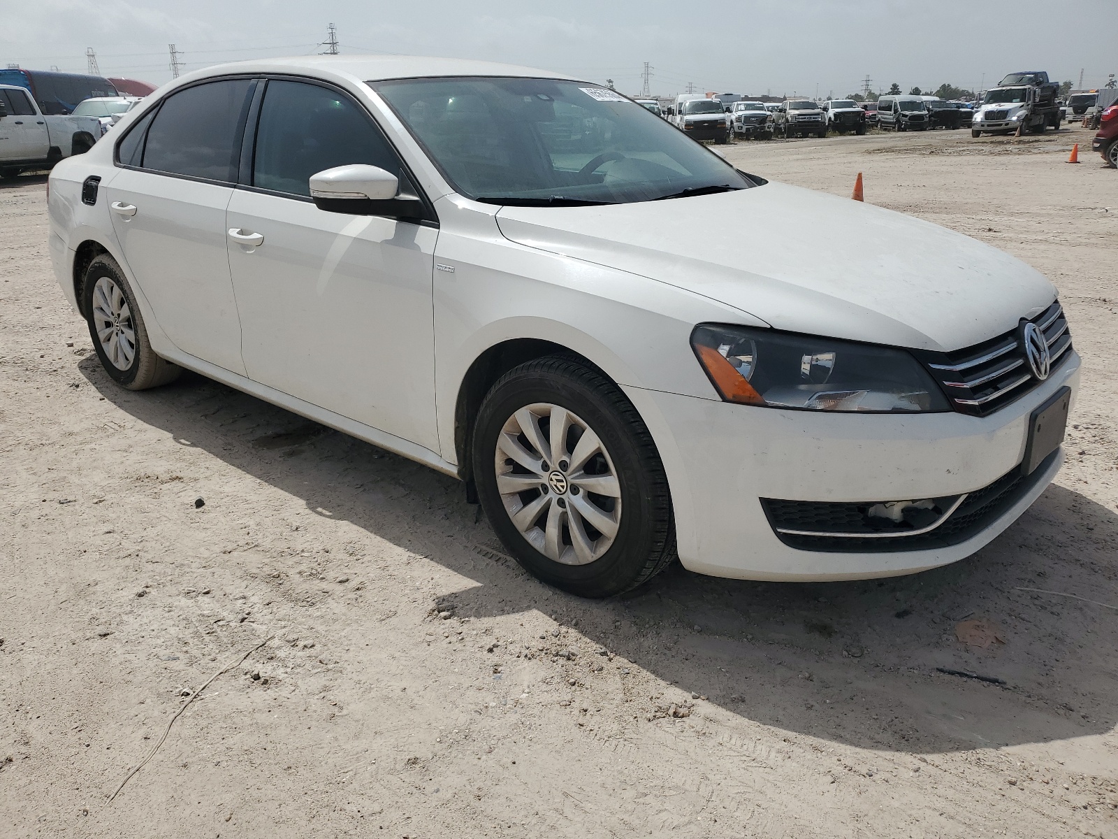 2014 Volkswagen Passat S vin: 1VWAT7A37EC074841