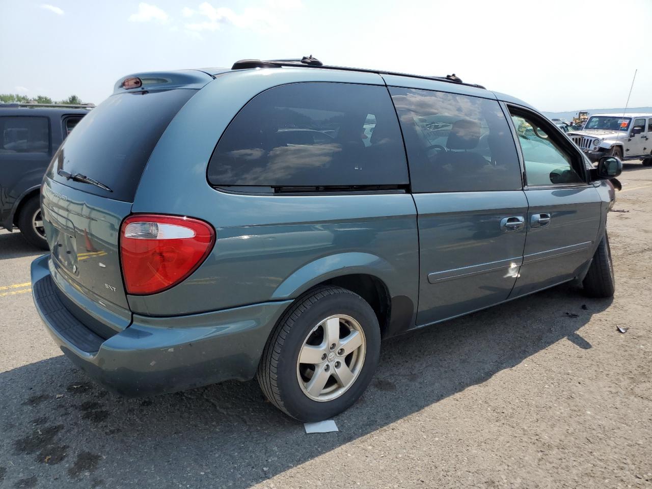 2005 Dodge Grand Caravan Sxt VIN: 2D4GP44L95R374077 Lot: 63388474