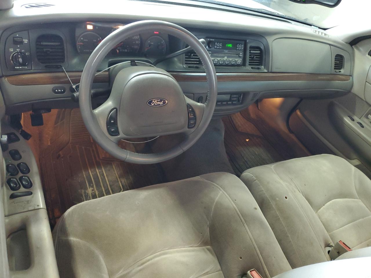 2001 Ford Crown Victoria Lx VIN: 2FAFP74W31X133972 Lot: 64581384