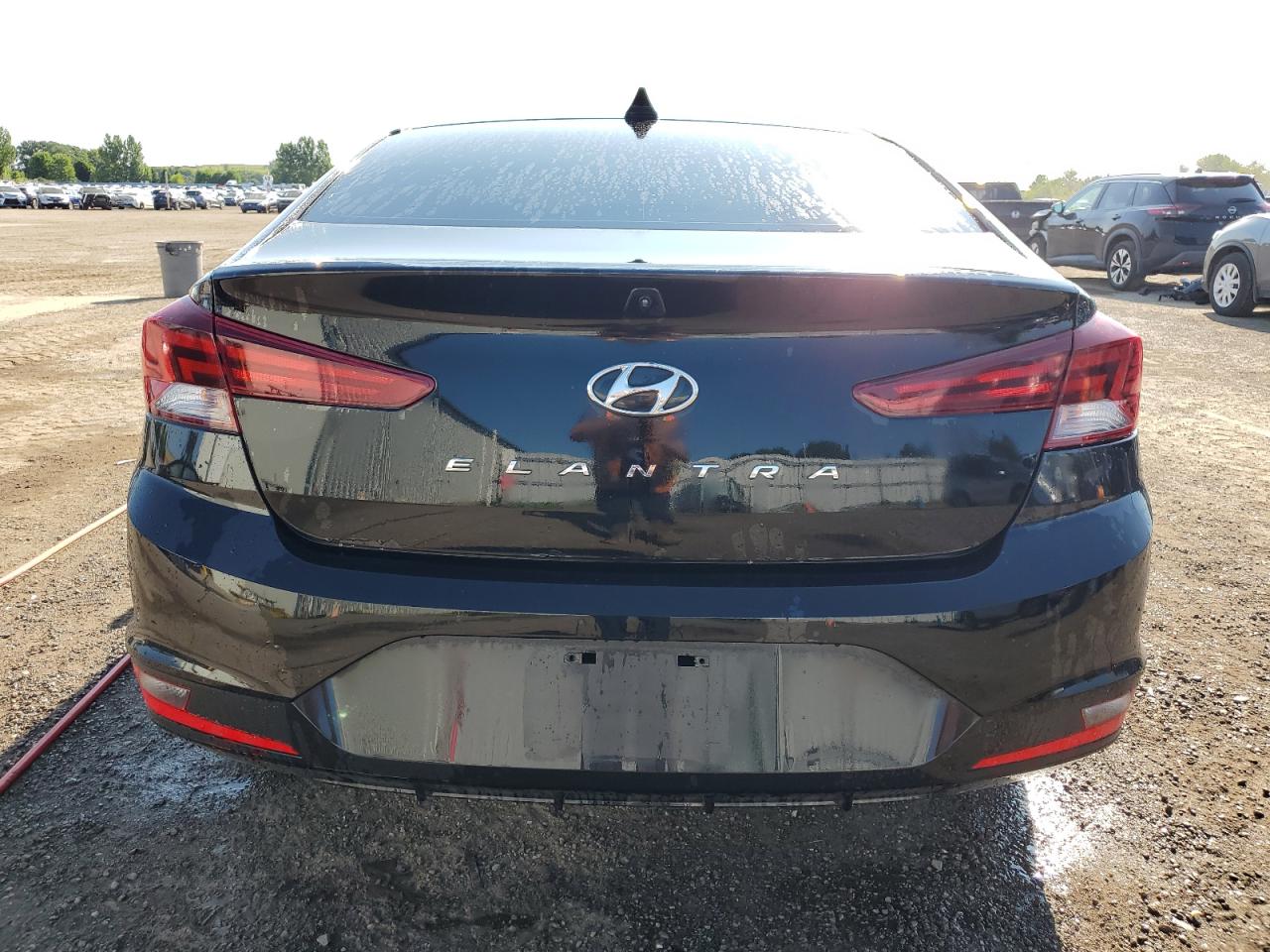 KMHD84LF1KU883700 2019 Hyundai Elantra Sel