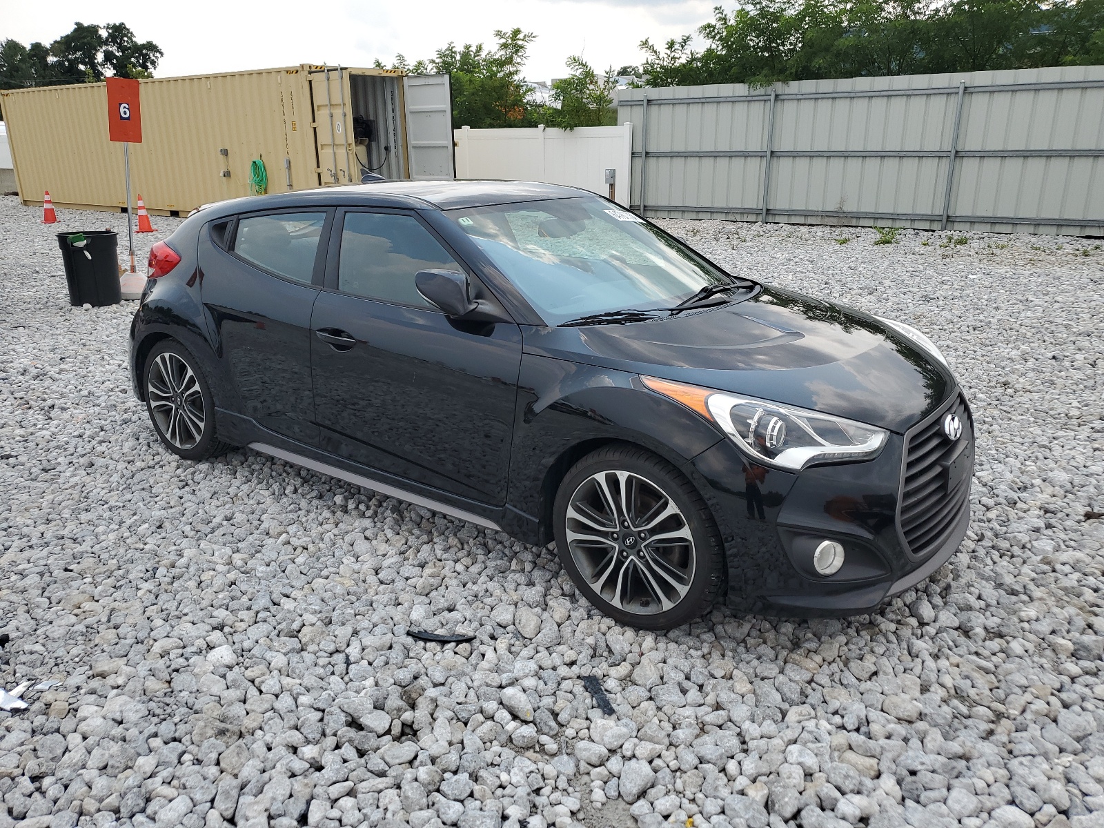 2016 Hyundai Veloster Turbo vin: KMHTC6AE1GU253537